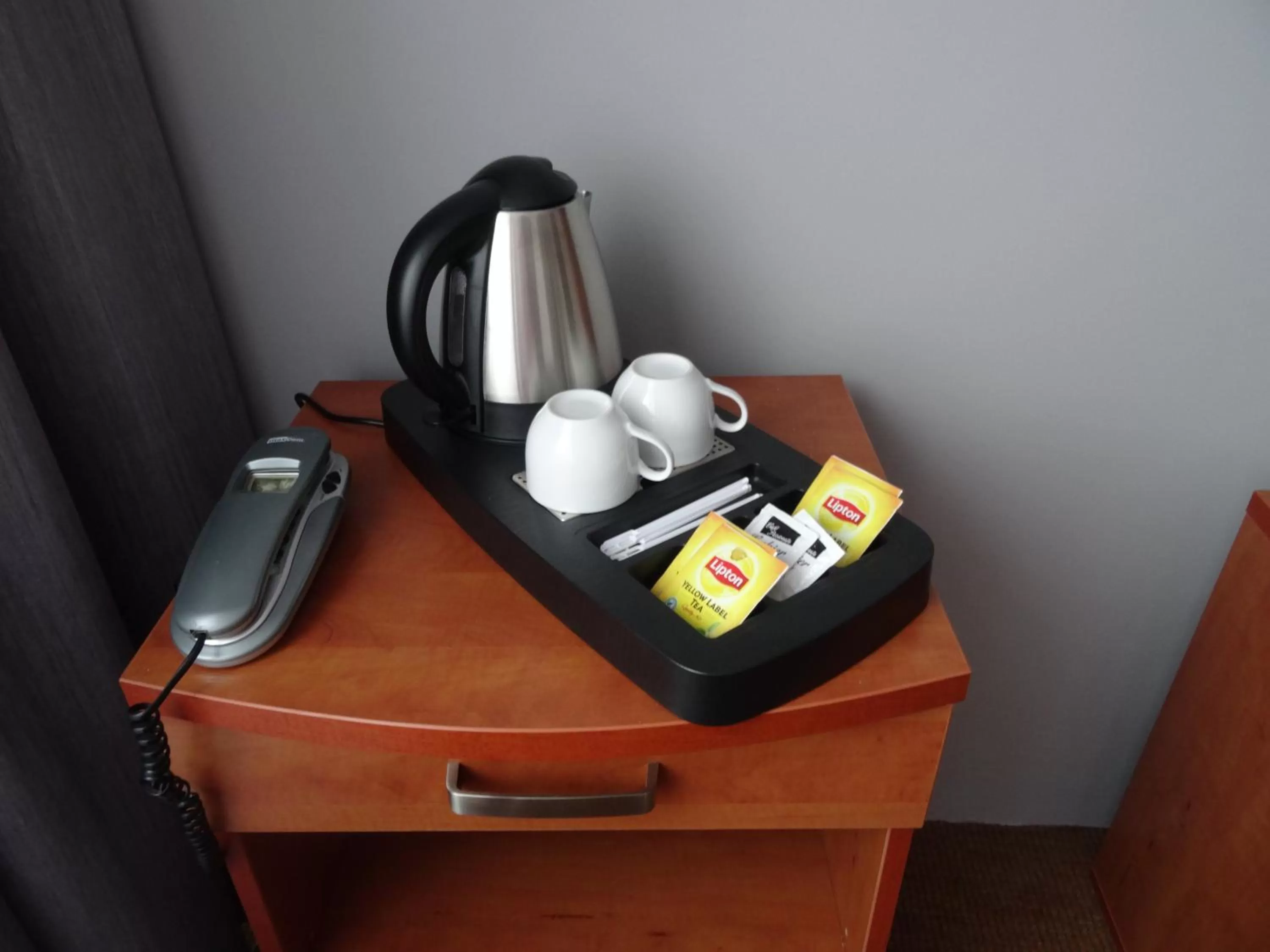 Coffee/tea facilities in Carina Hotel