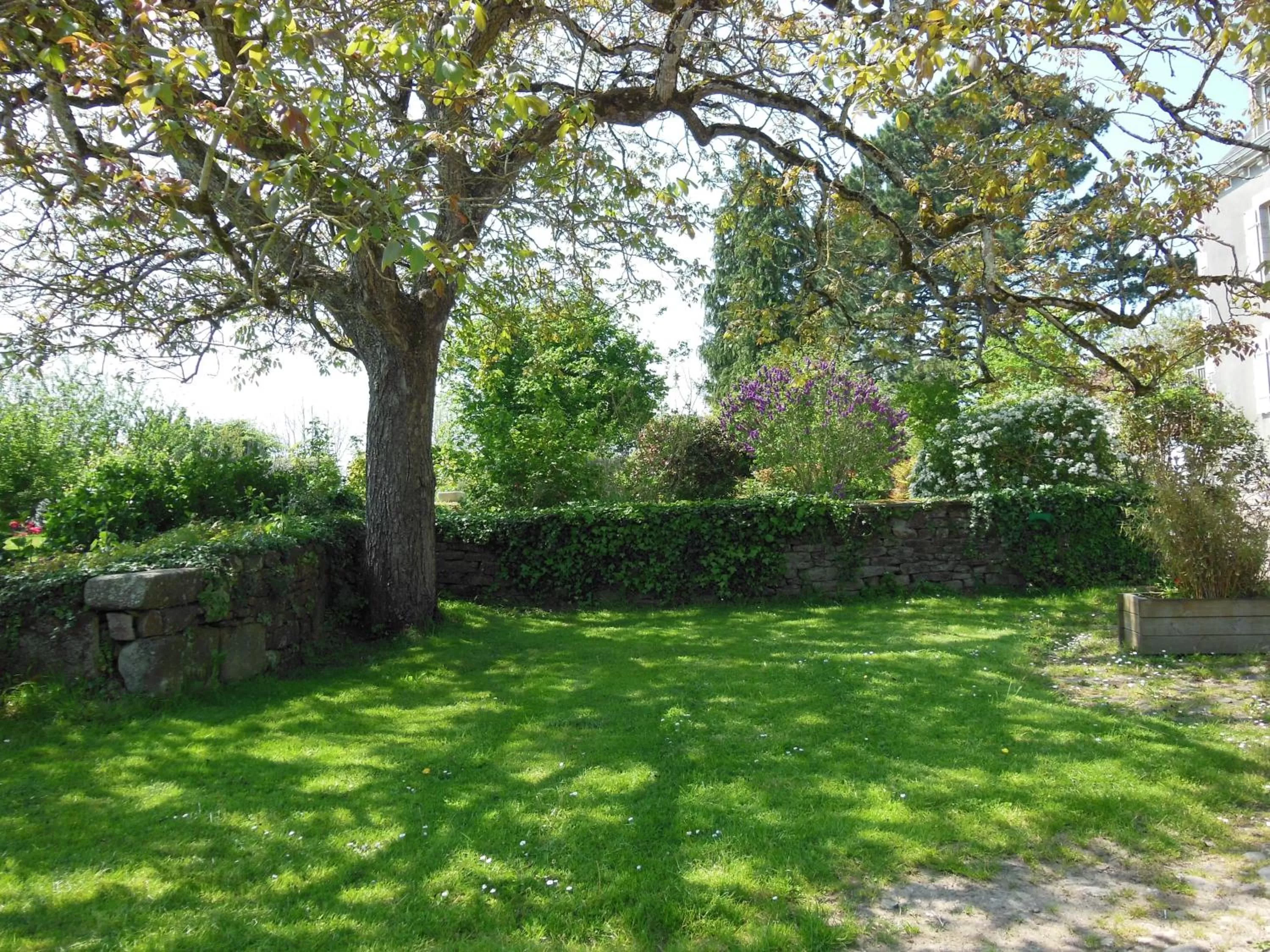 Property building, Garden in Maison de Kersalomon
