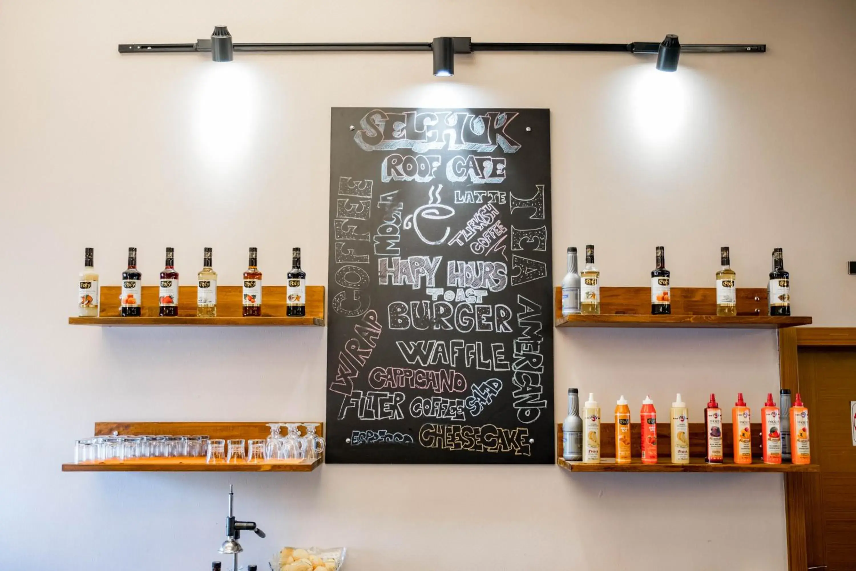 Lounge or bar in Selçuk Hotel Lounge or bar in Selçuk Hotel