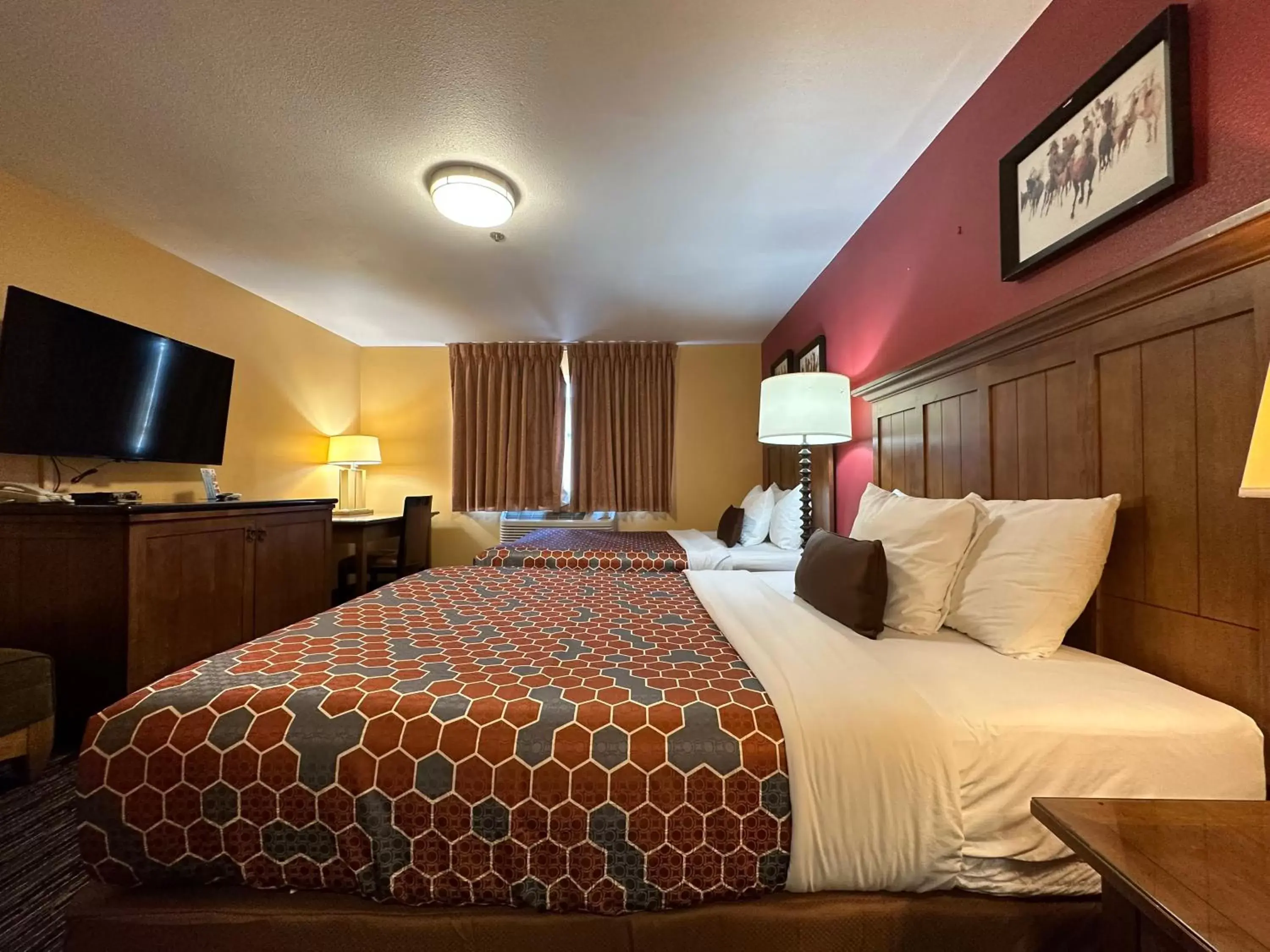 Bedroom, Bed in Royal Victorian Motel