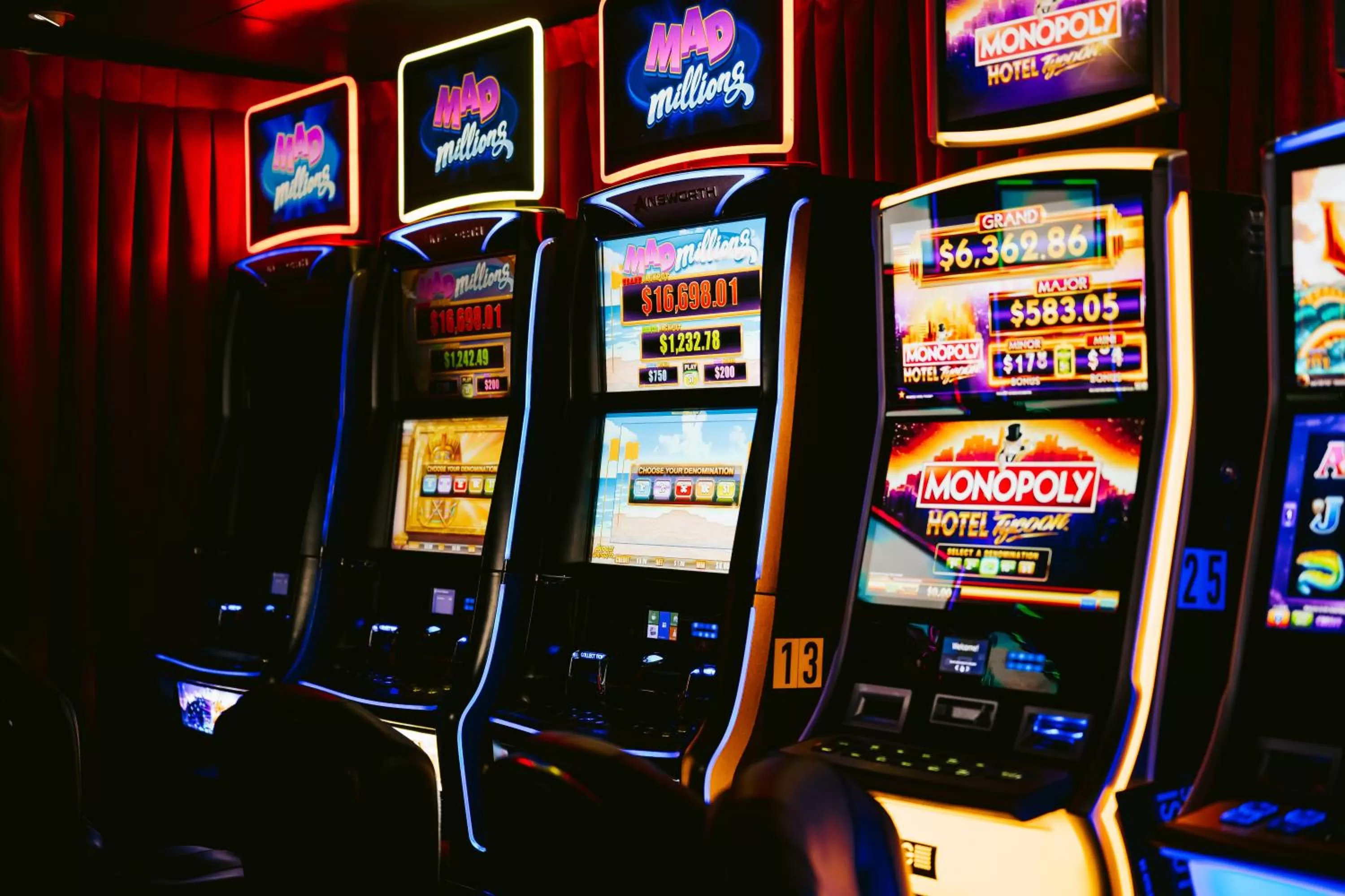 Game Room in Rix Hotel Motel