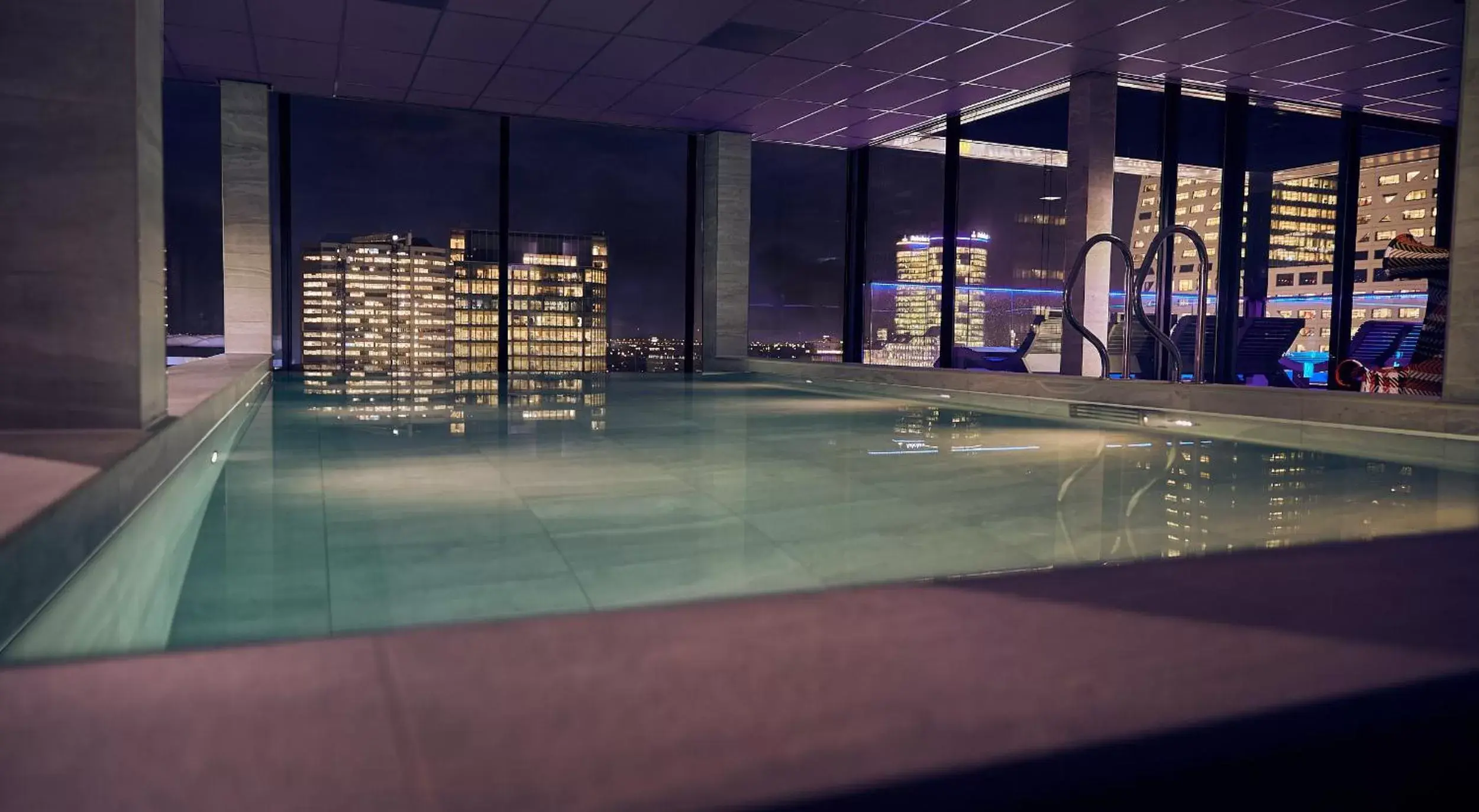 City view, Swimming Pool in Inntel Hotels Utrecht Centre