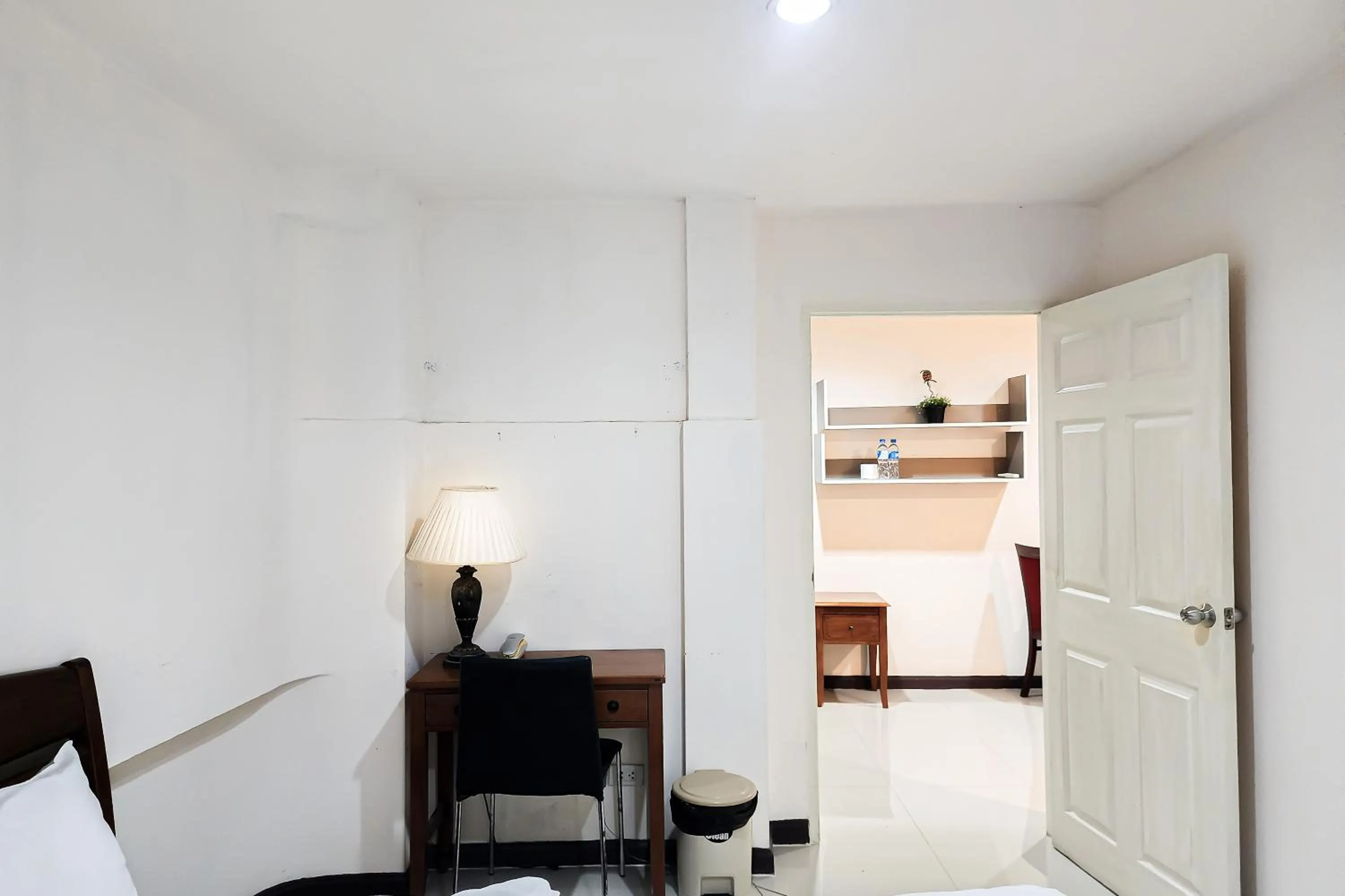 Photo of the whole room, Bed in Cordia Residence Sathorn