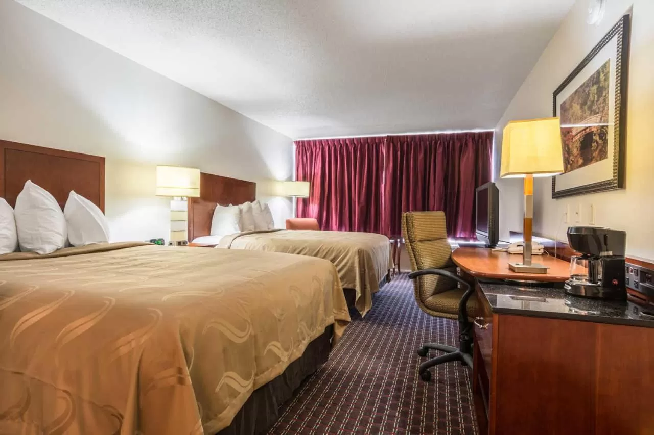 Bed in Days Inn by Wyndham Hartsfield Jackson Atlanta Airport West