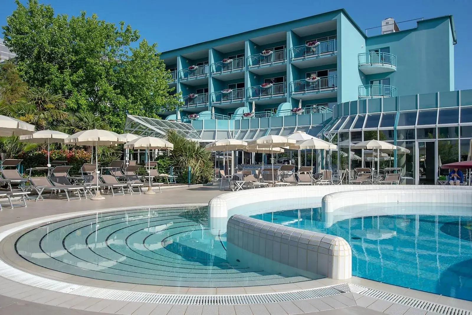 , Swimming Pool in Hotel Savoy