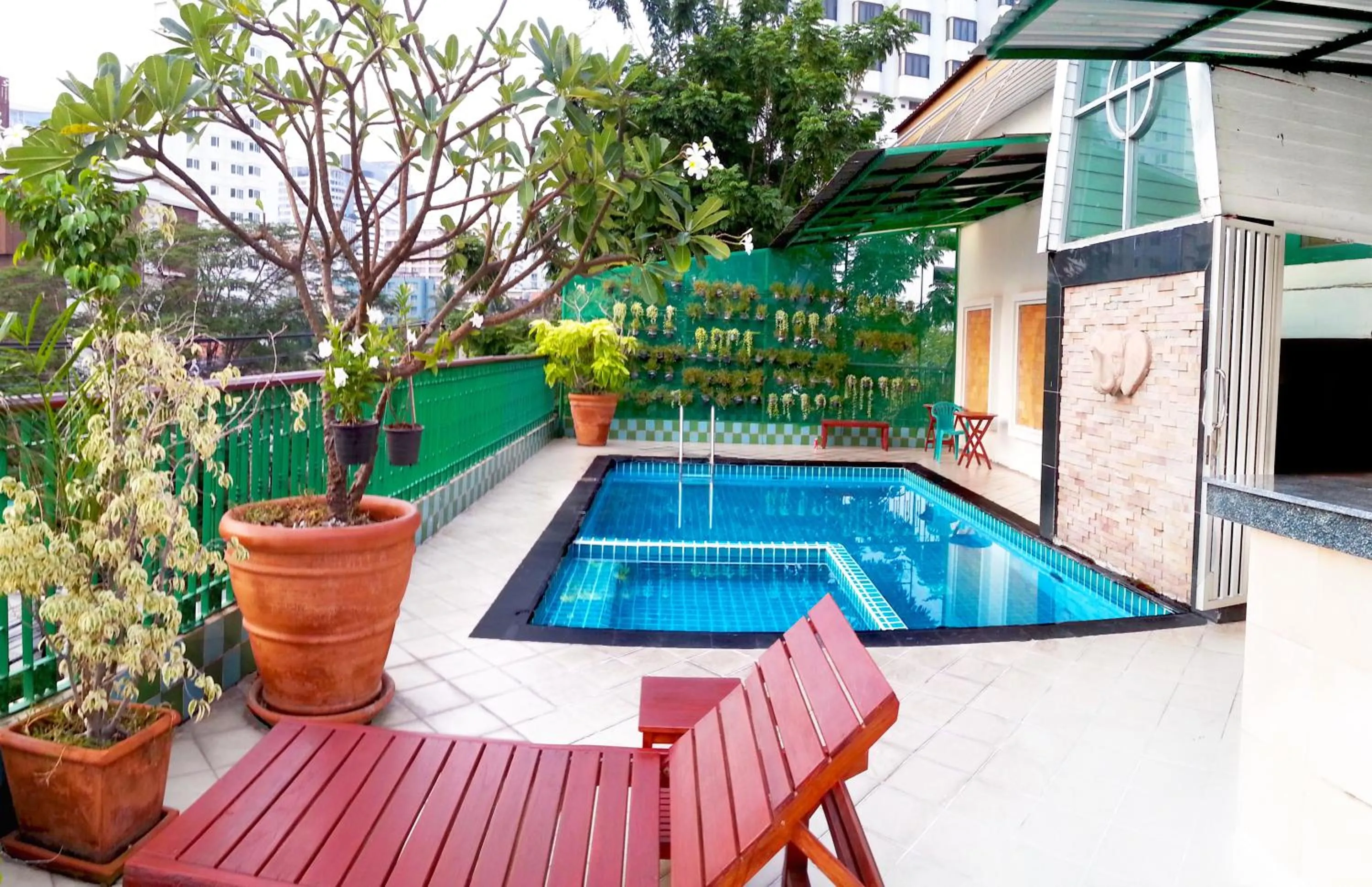 Swimming pool in Royal Ivory Sukhumvit Nana