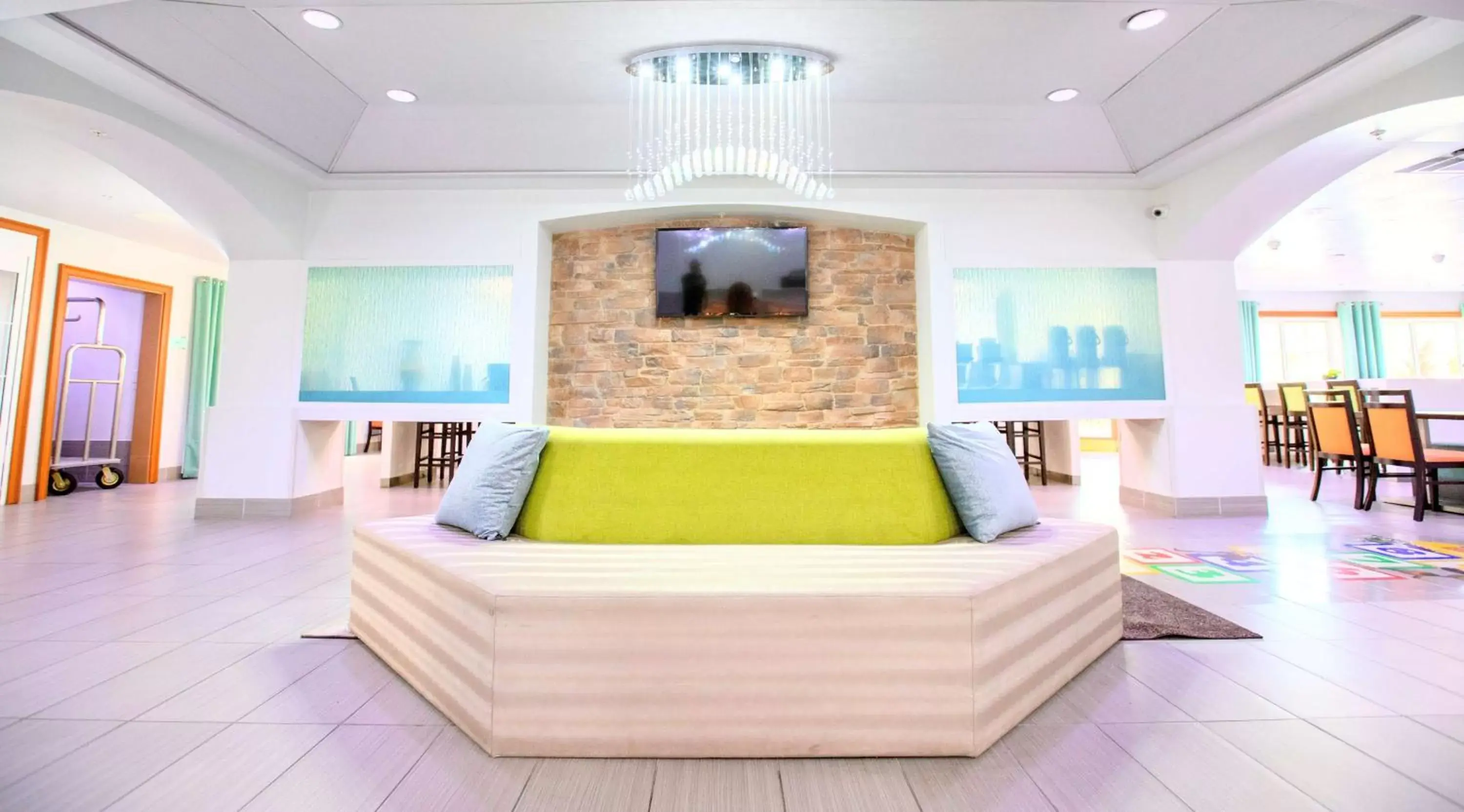 Lobby or reception in Best Western Plus Orlando Lake Buena Vista South Inn & Suites Lobby or reception in Best Western Plus Orlando Lake Buena Vista South Inn & Suites