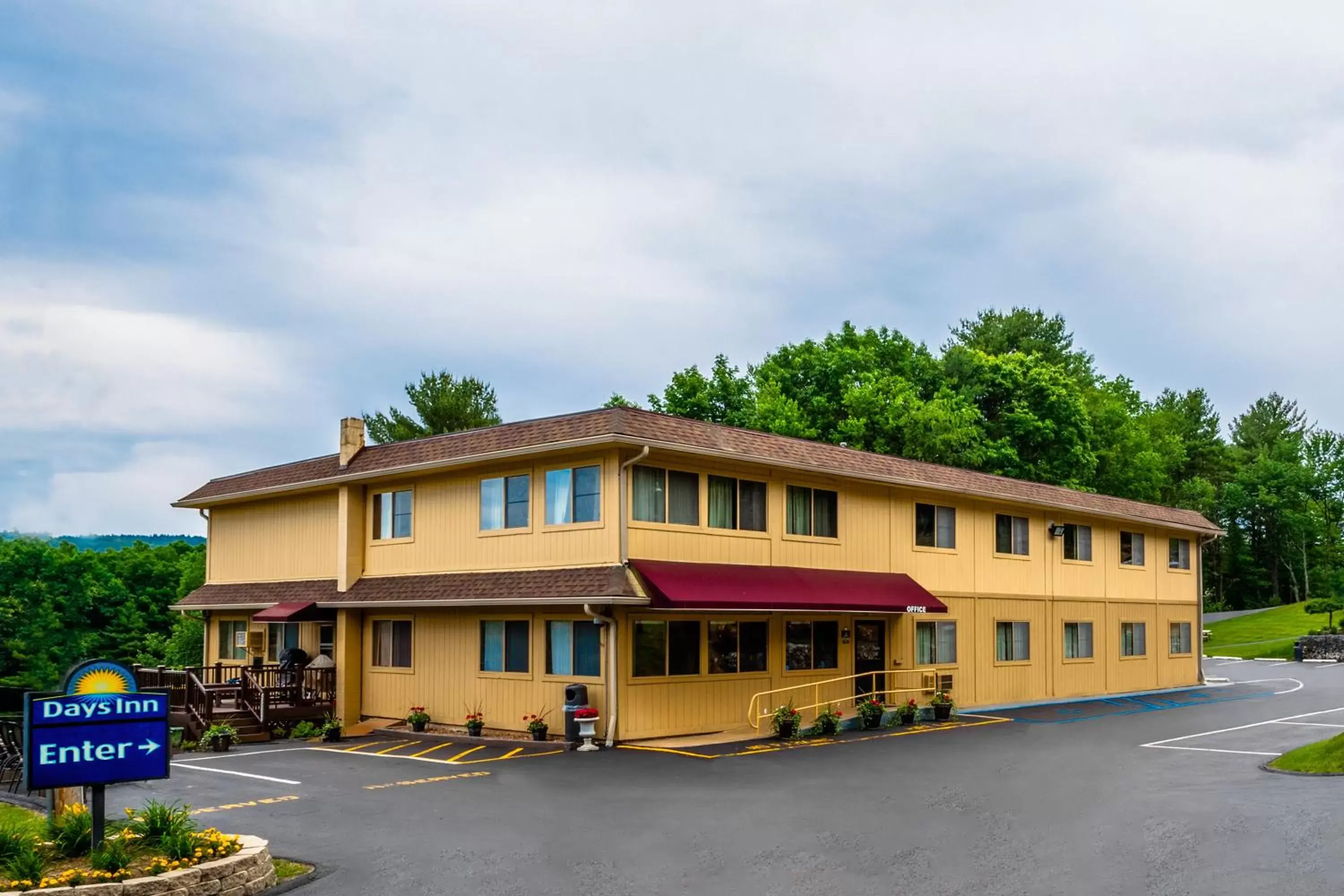 Property Building in Days Inn by Wyndham Wurtsboro