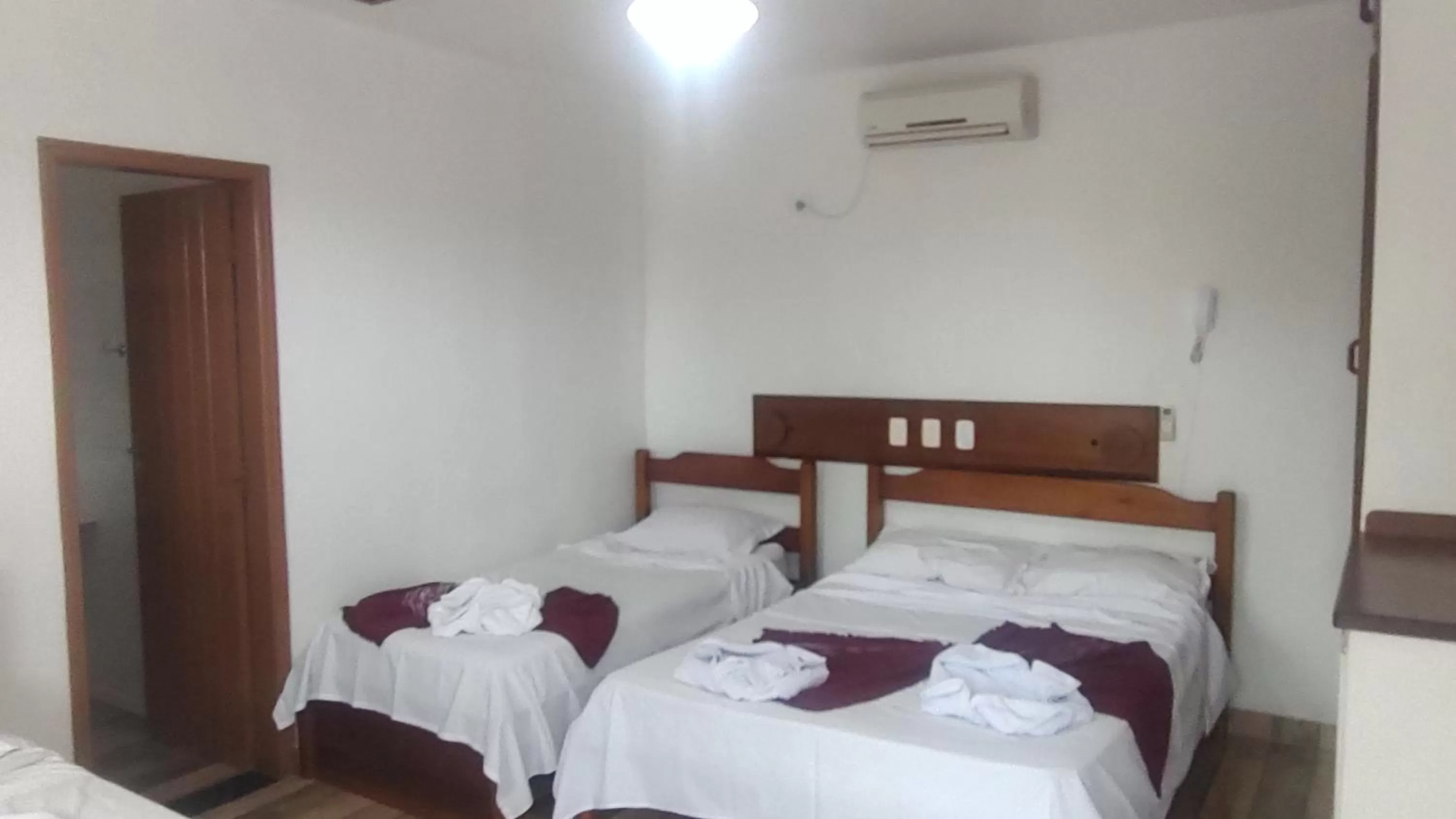 Bedroom, Bed in Hotel Lazaro Ubatuba Ltda