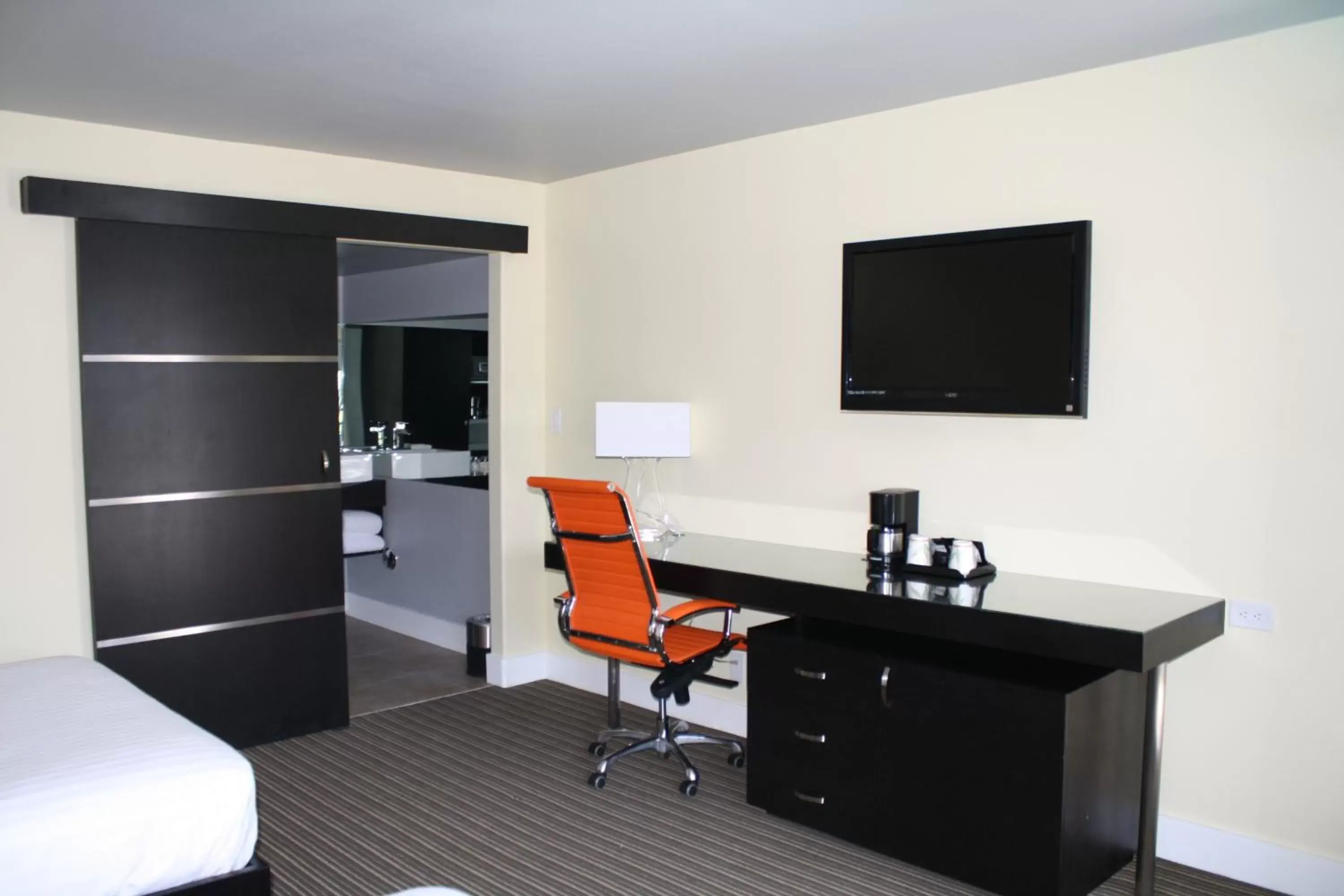 TV and multimedia in Hotel Current TV and multimedia in Hotel Current