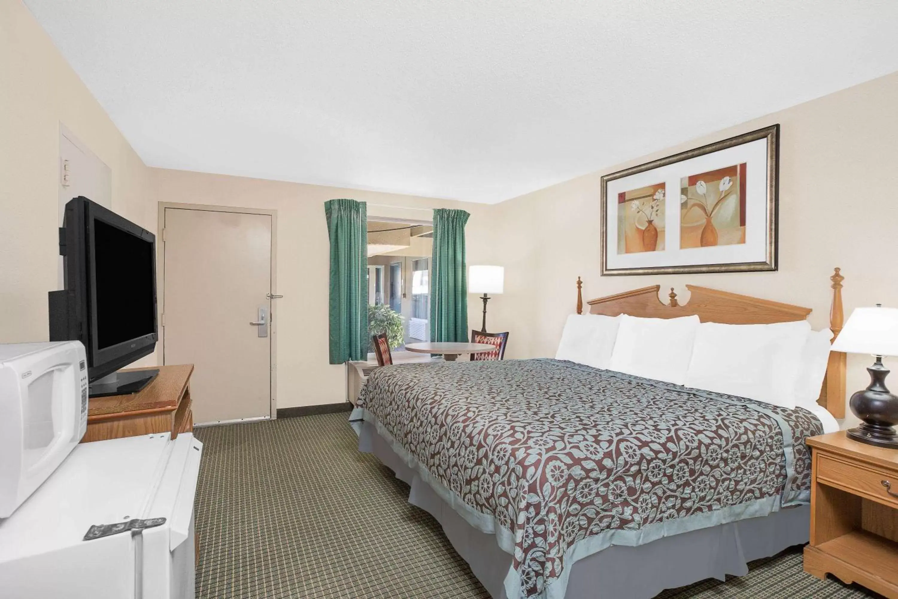 Photo of the whole room, Bed in Days Inn by Wyndham Attalla