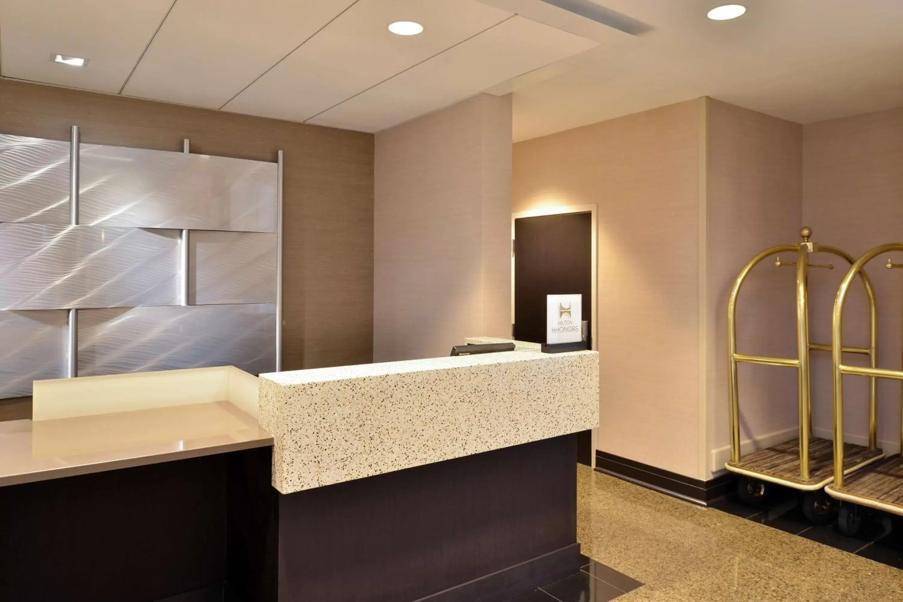 Lobby or reception, Bathroom in Hilton Springfield