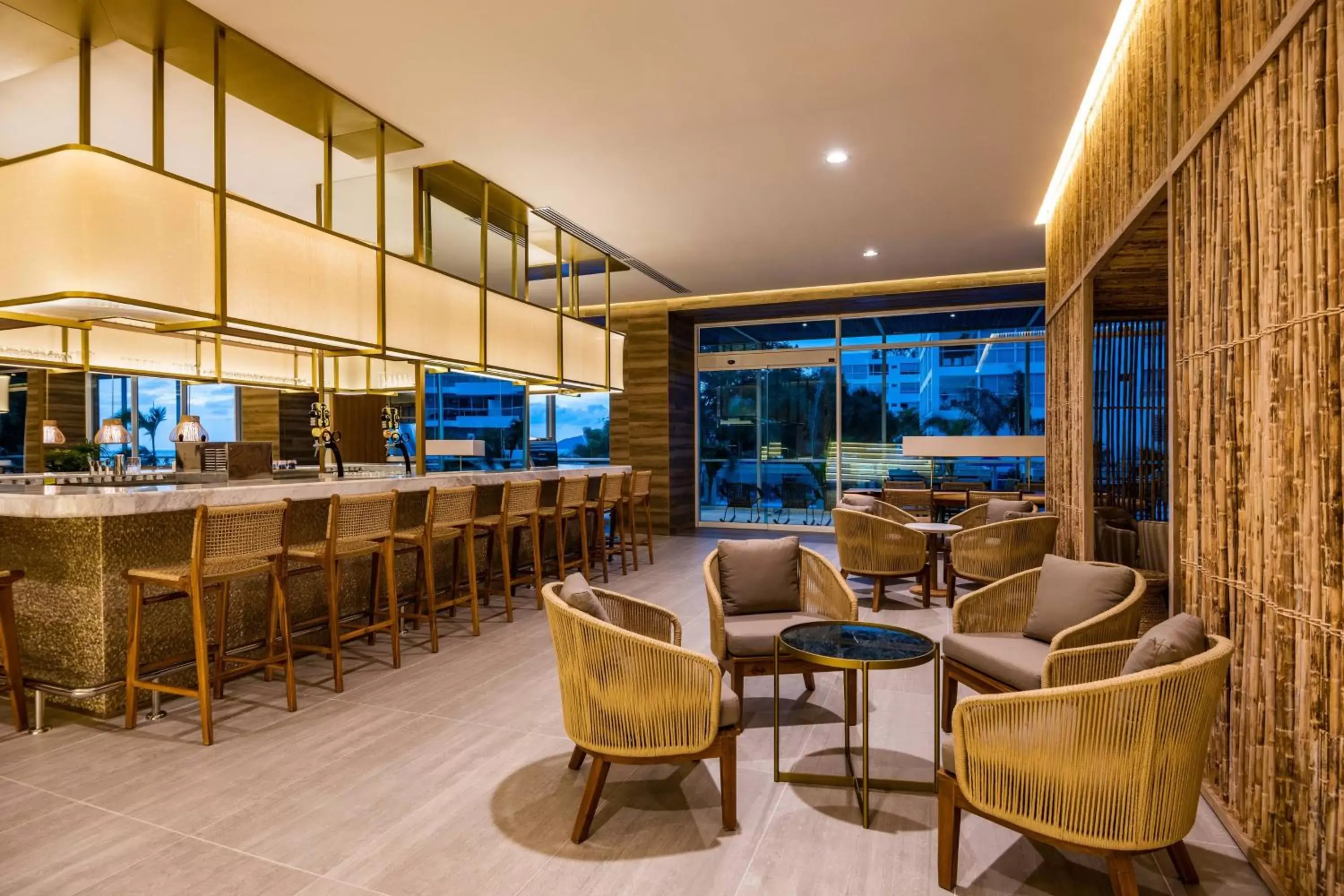 Restaurant/places to eat, Lounge/Bar in Santa Marta Marriott Resort Playa Dormida