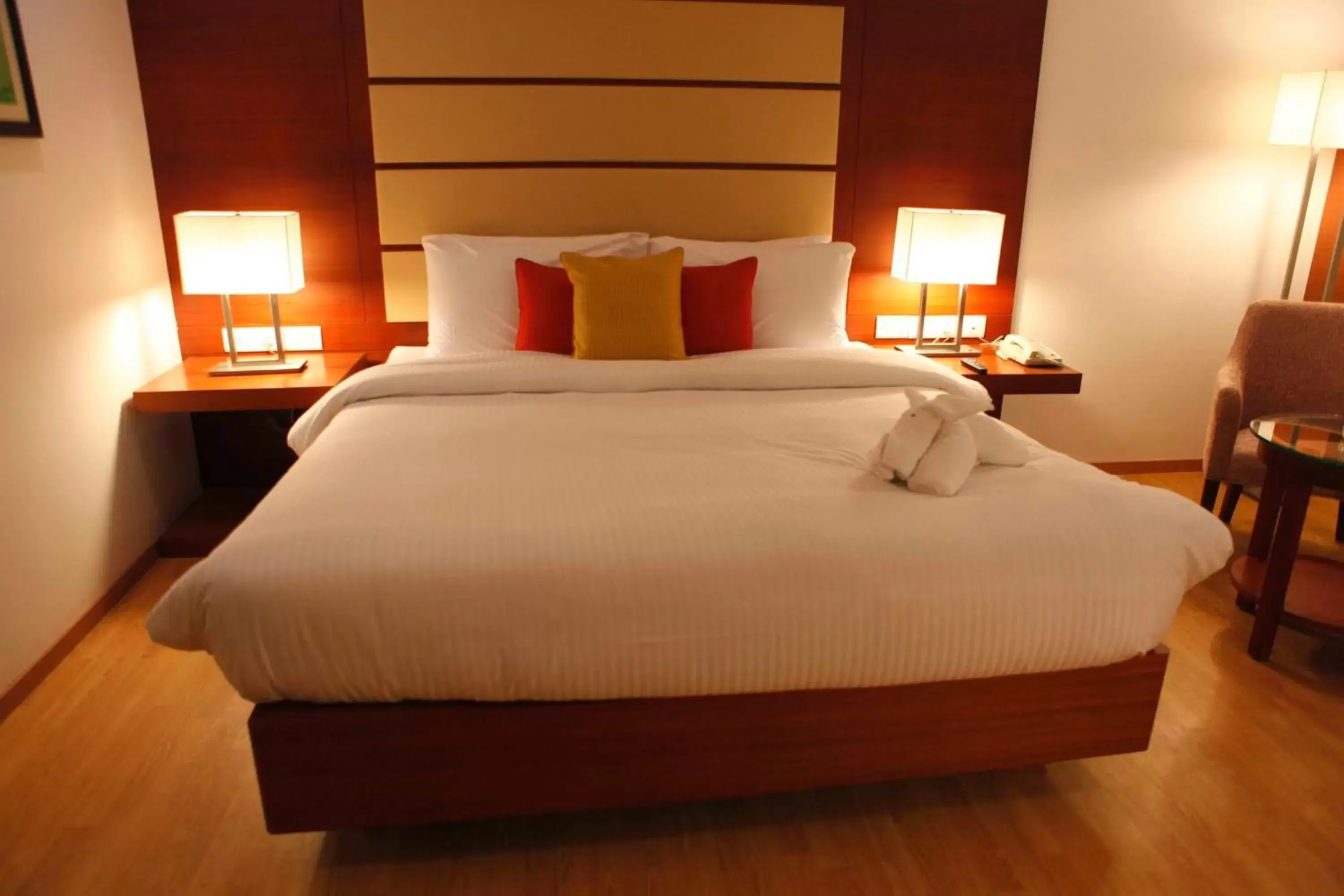 Bedroom, Bed in Lemon Tree Hotel Shimona Chennai