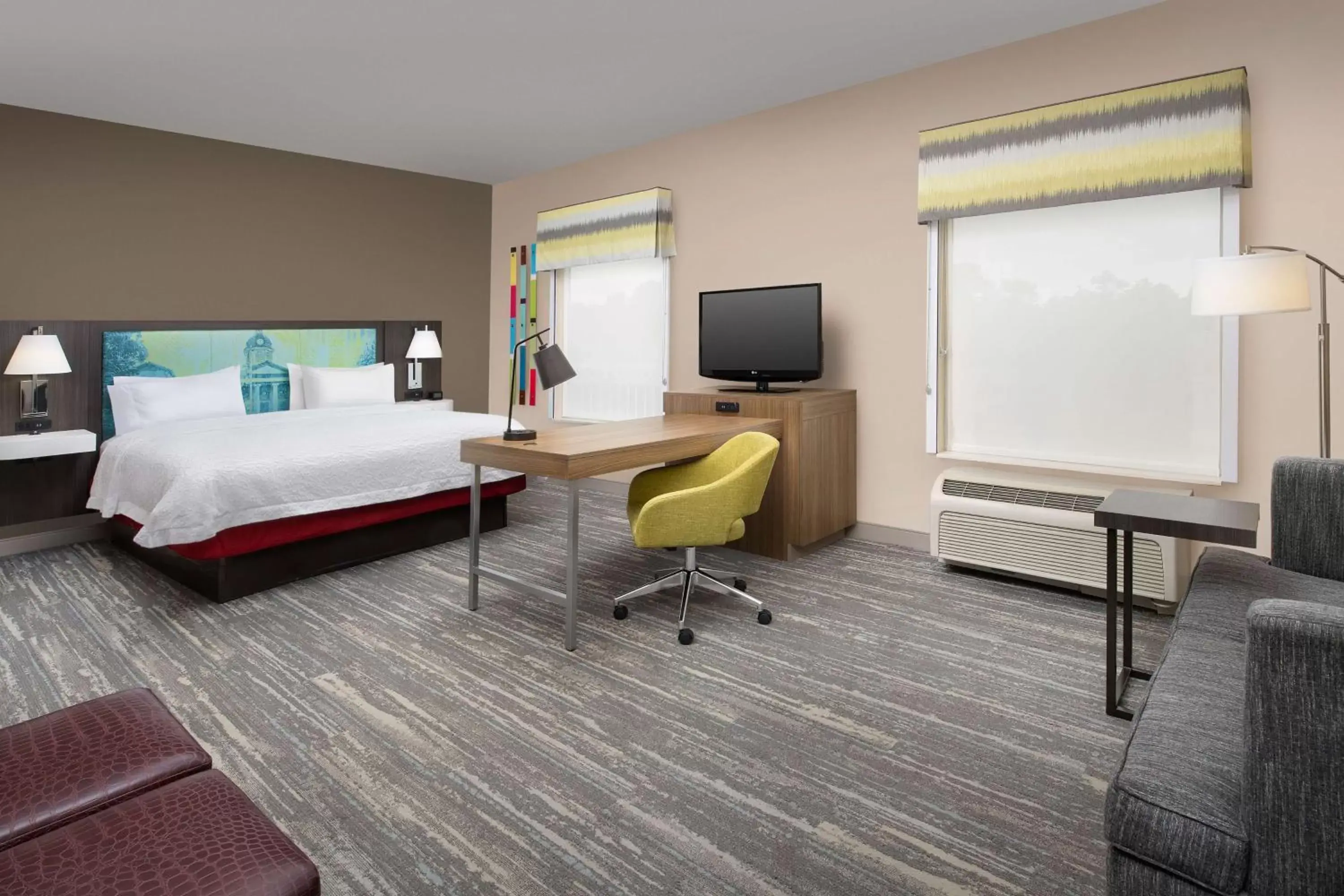Bedroom in Hampton Inn & Suites Lake City