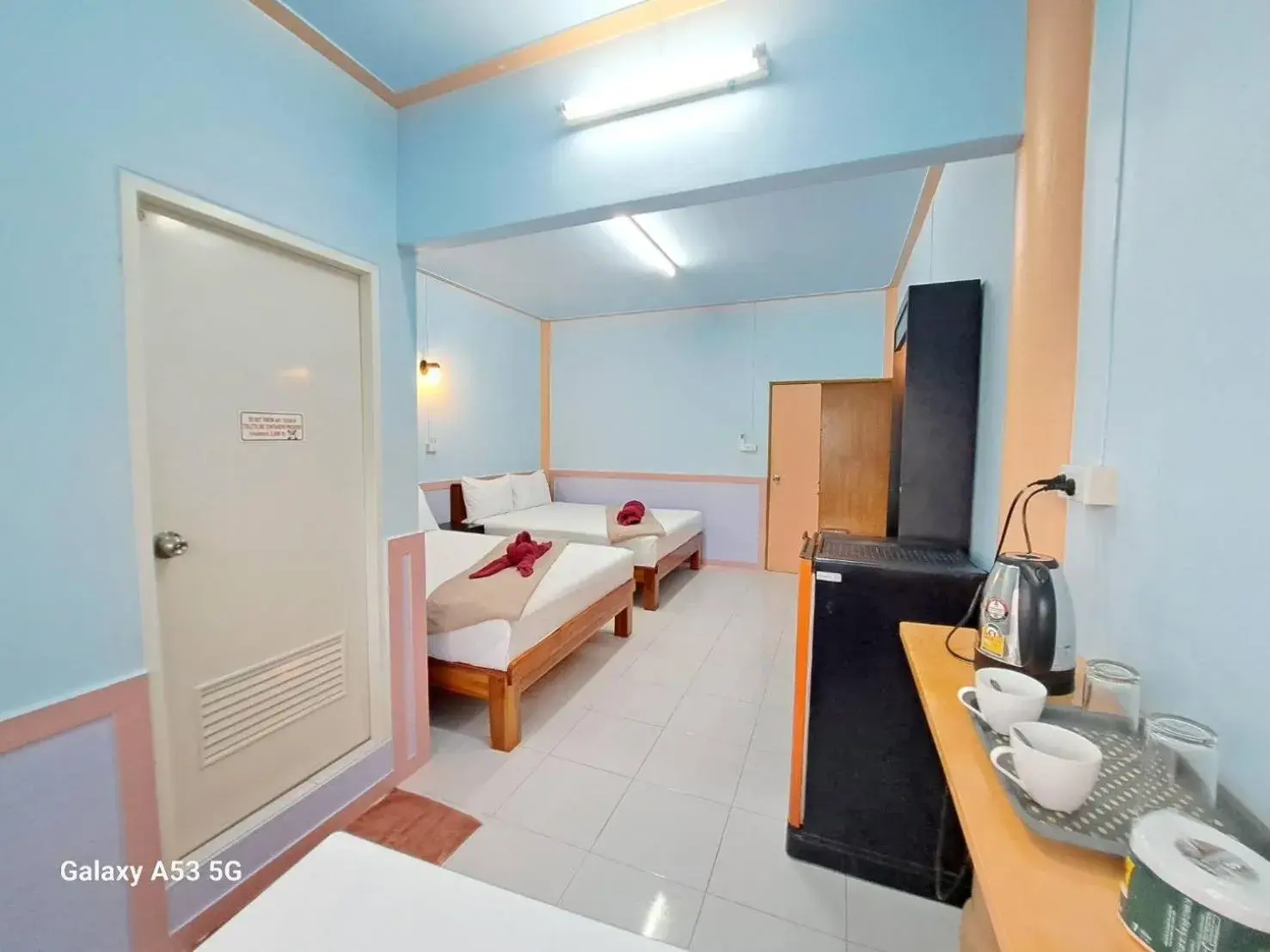 Bed, Bathroom in Peace Lanta Mansion