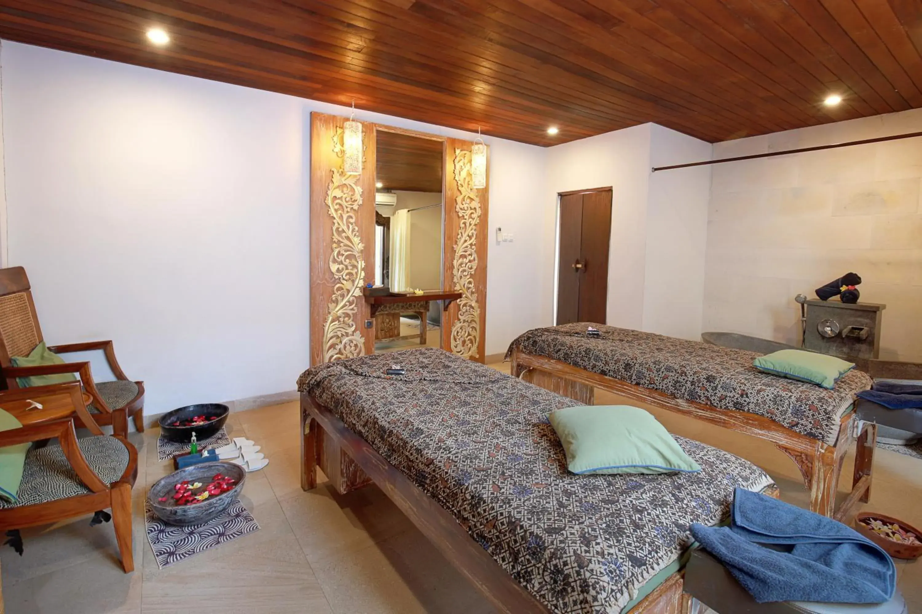 Spa and wellness centre/facilities, Seating Area in Lumbini Luxury Villas and Spa