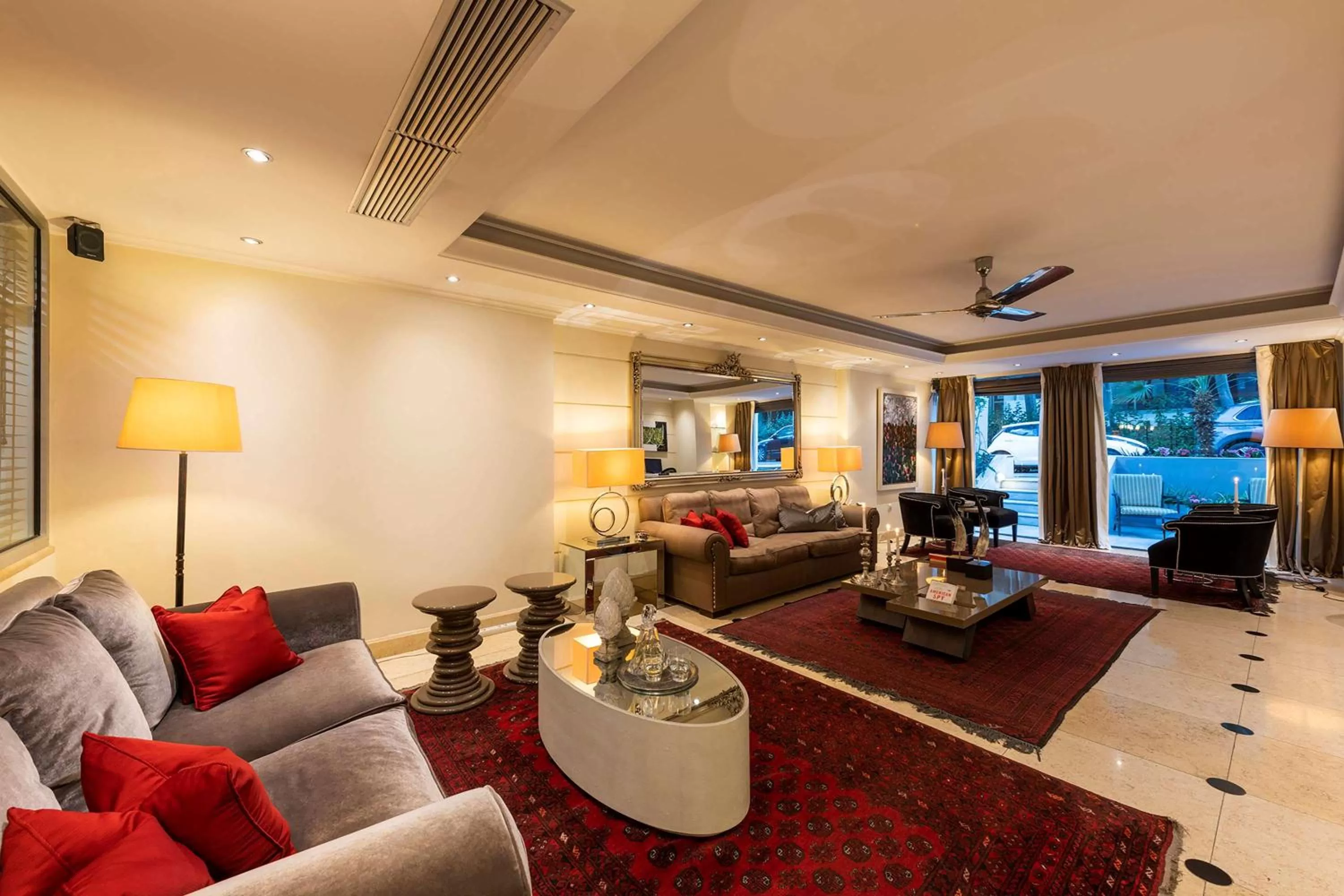 Lobby or reception in Best Western Plus Embassy Hotel