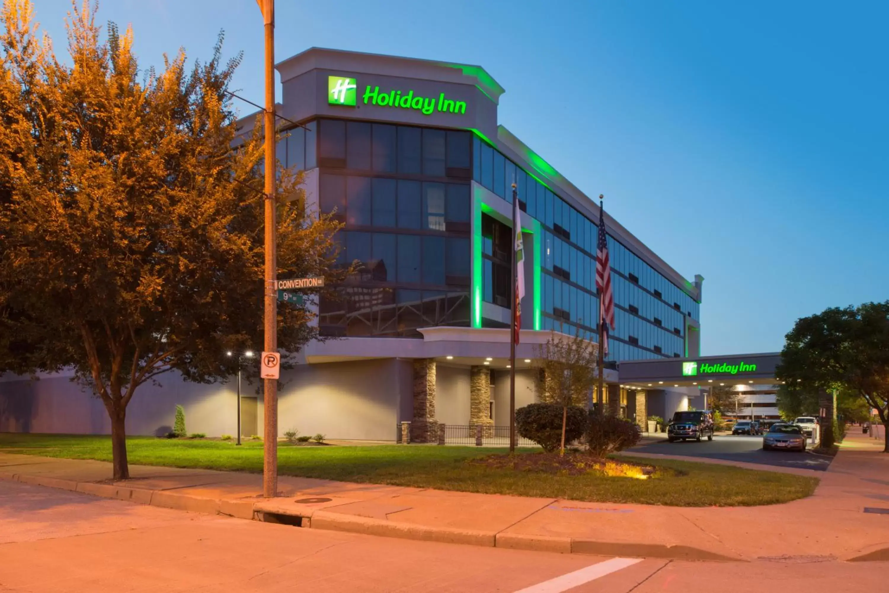 Property Building in Holiday Inn St Louis Downtown/Convention Center, an IHG Hotel