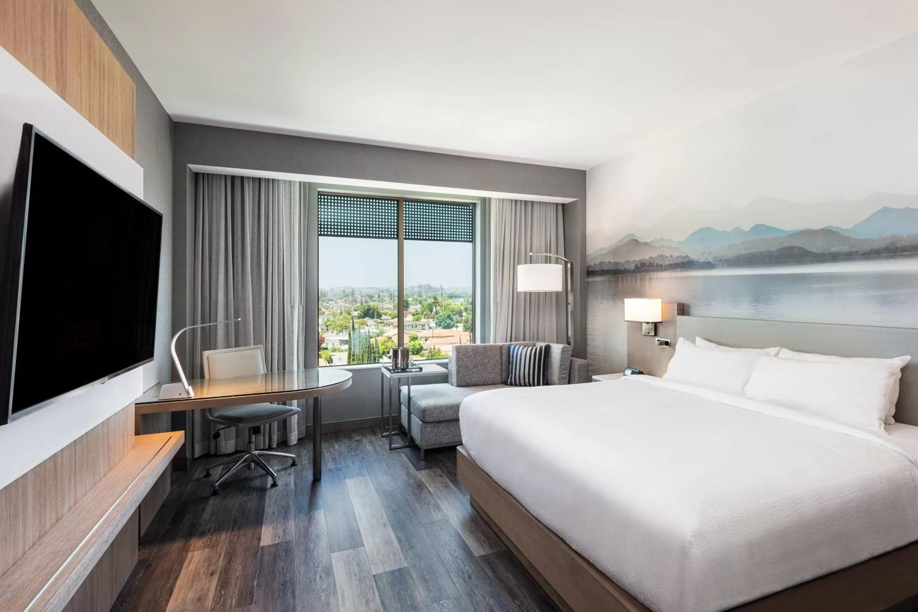 Photo of the whole room, Bed in Courtyard by Marriott Los Angeles Monterey Park