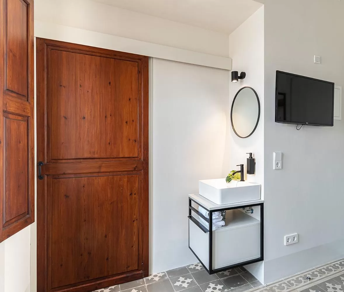 Toilet in "unic, turisme d'interior"