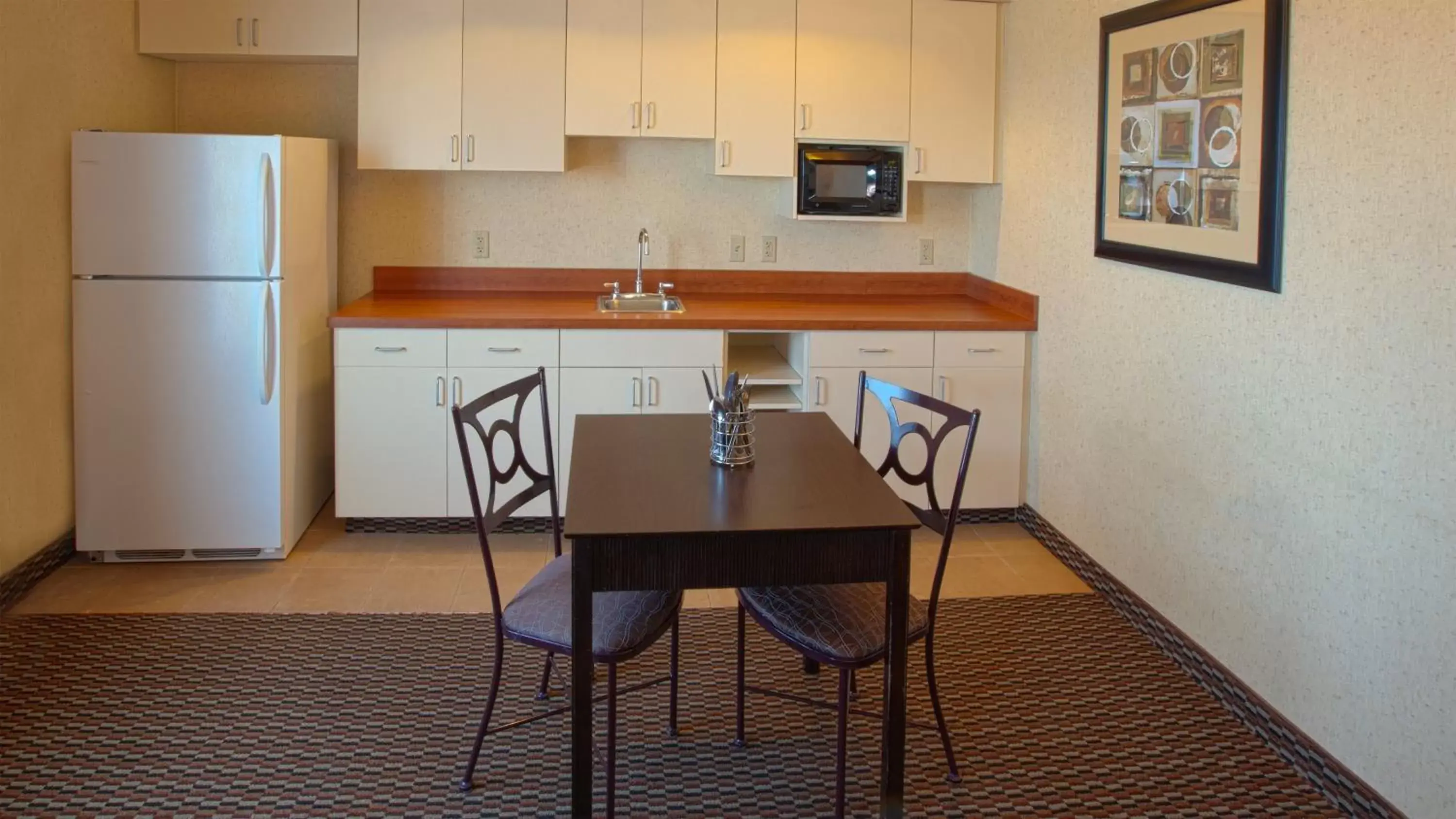 Photo of the whole room, Dining Area in Holiday Inn Express & Suites Nampa - Idaho Center, an IHG Hotel