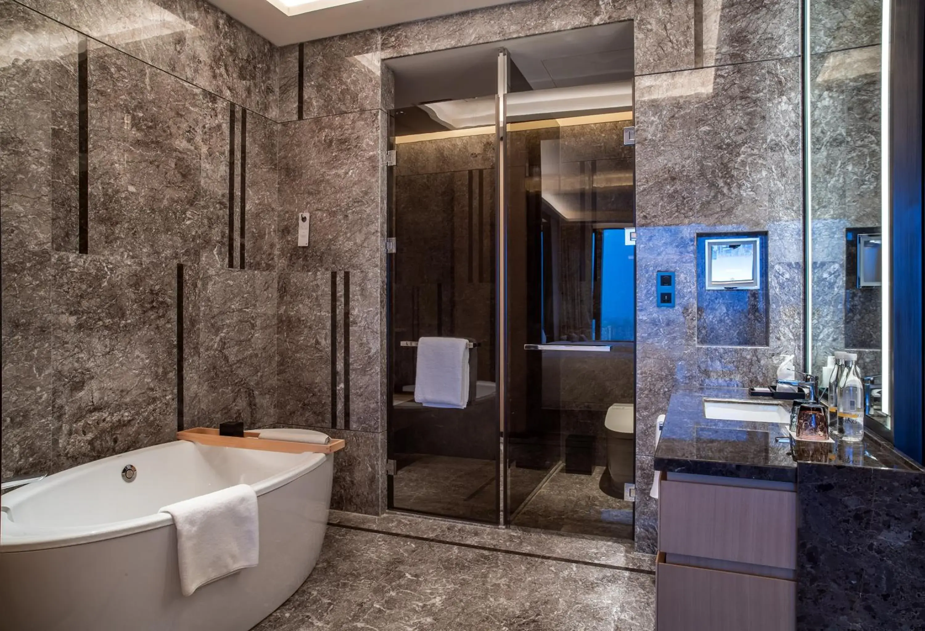 Toilet, Bathroom in JW Marriott Hotel Xi'an