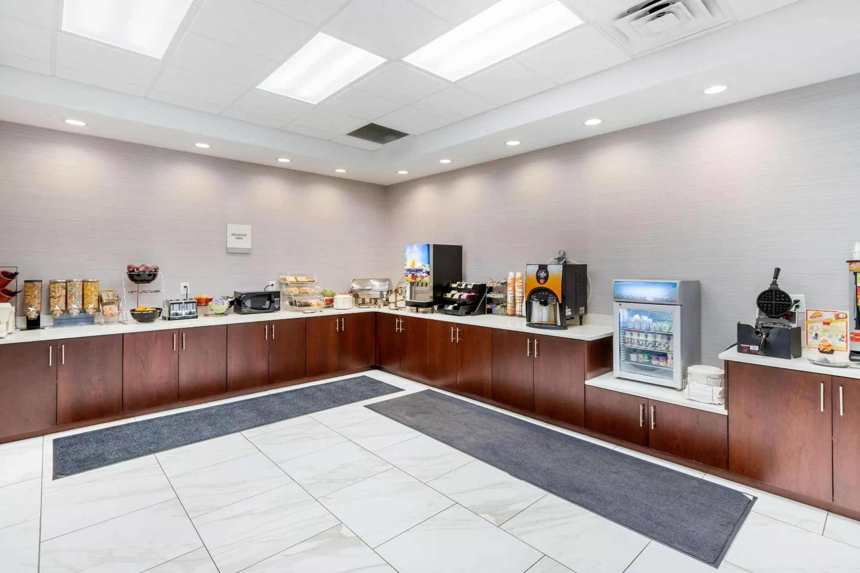 Restaurant/places to eat in Days Inn and Suites by Wyndham Oxford