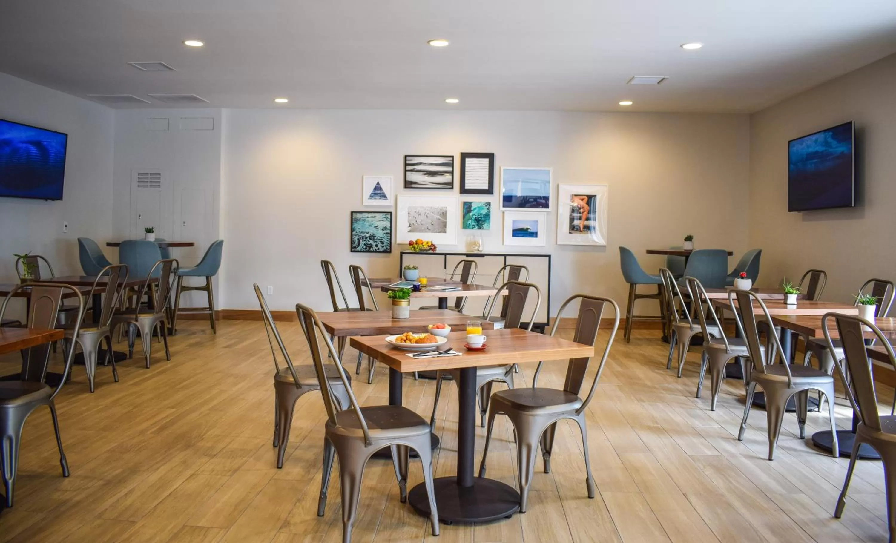 Communal lounge/ TV room in Beachside Inn