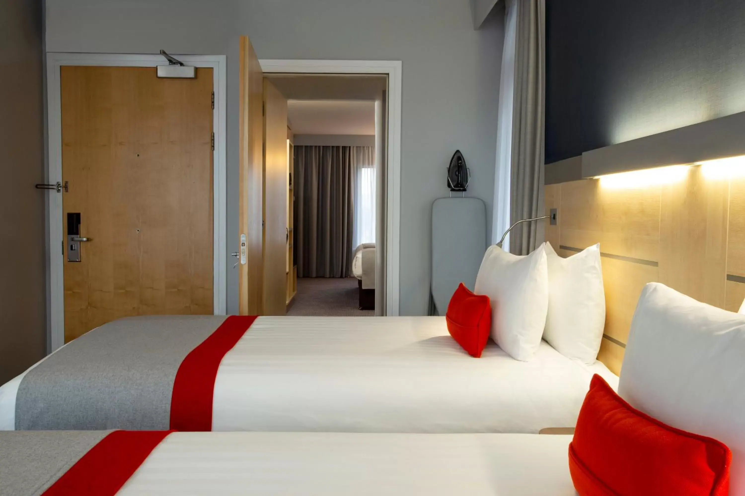 Photo of the whole room, Bed in Holiday Inn Express Cheltenham Town Centre by IHG Photo of the whole room, Bed in Holiday Inn Express Cheltenham Town Centre by IHG