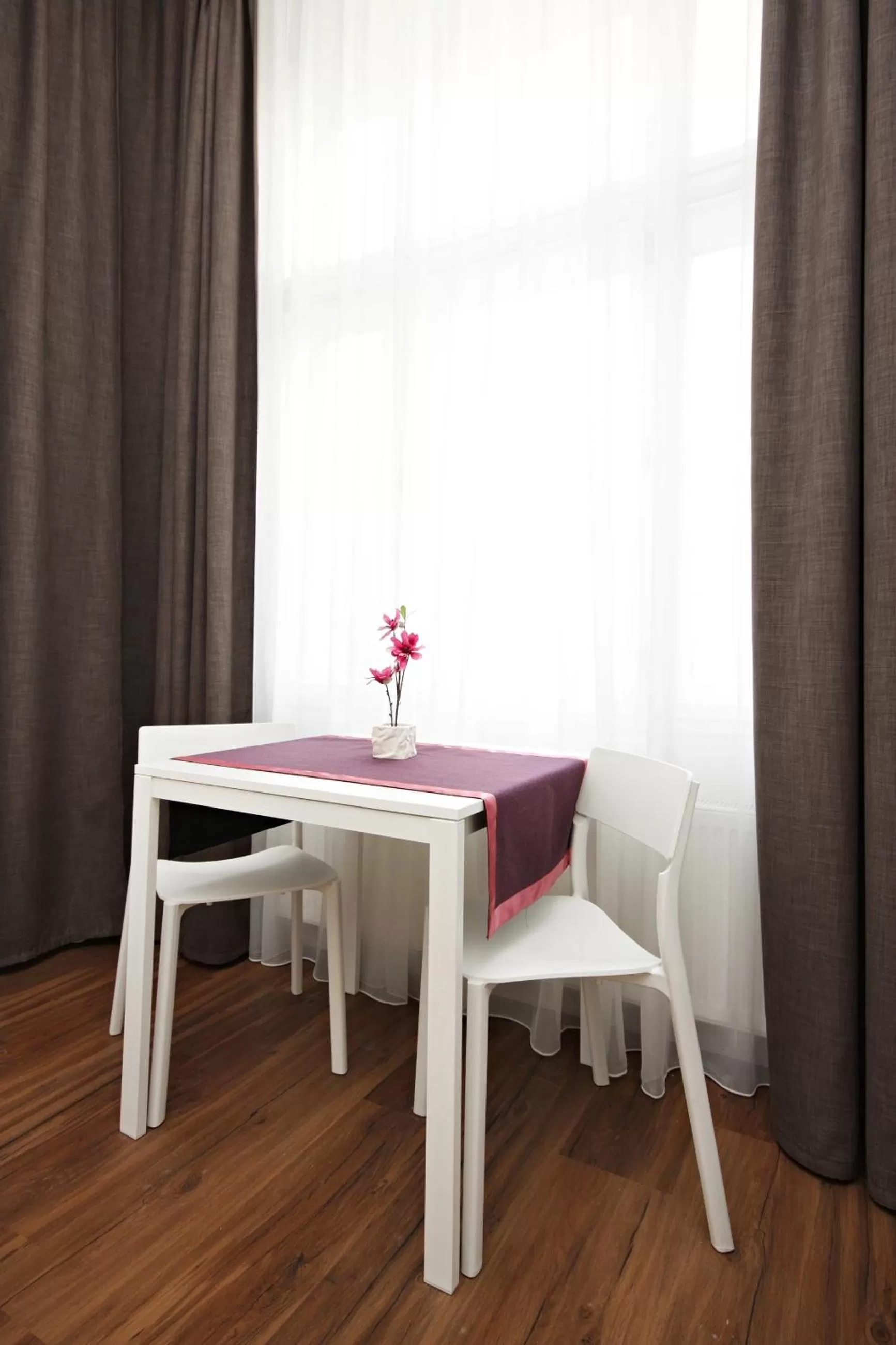 Seating area in Elizabeth Suites