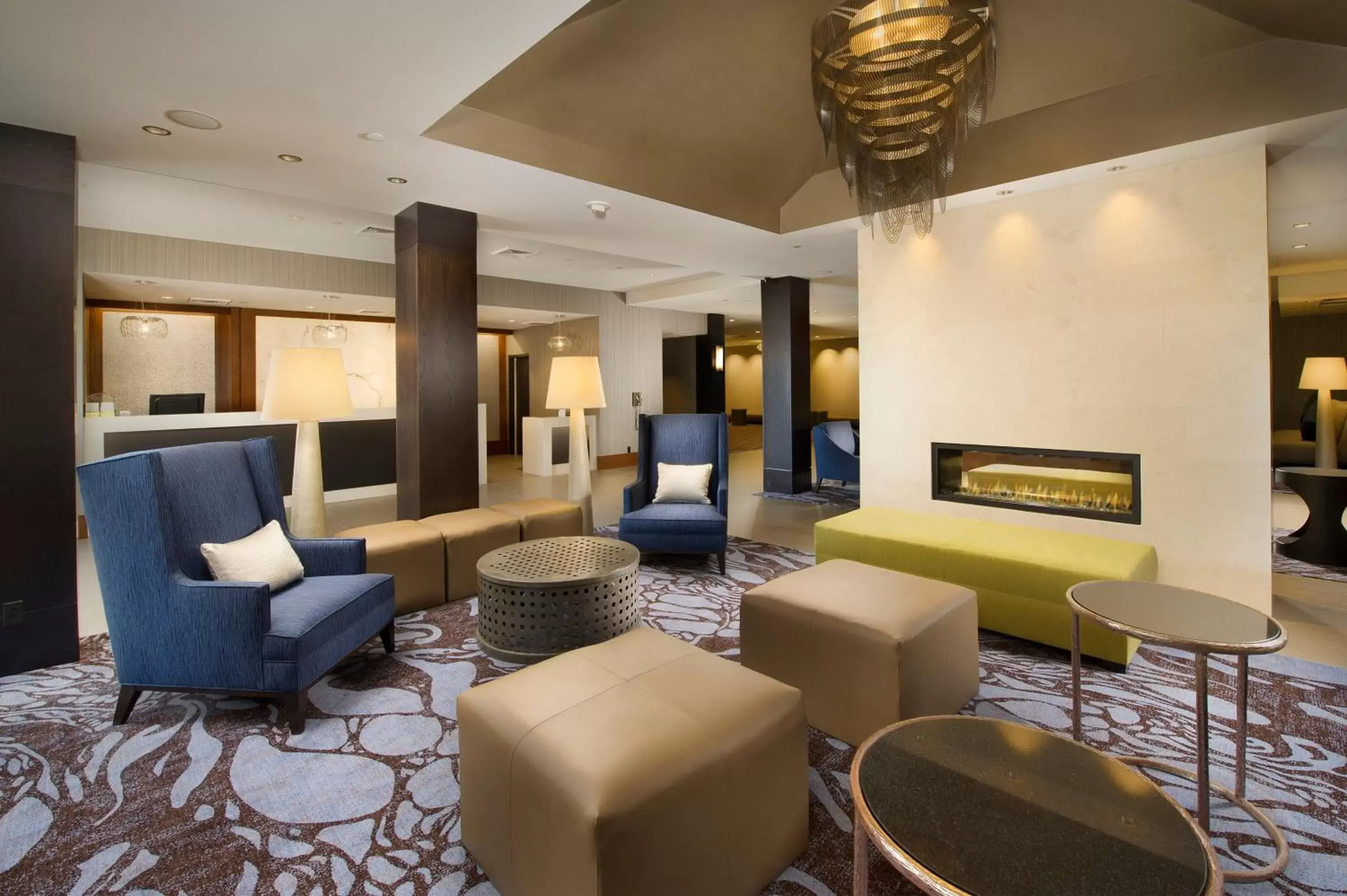 Property building, Seating Area in Crowne Plaza Seattle Airport, an IHG Hotel
