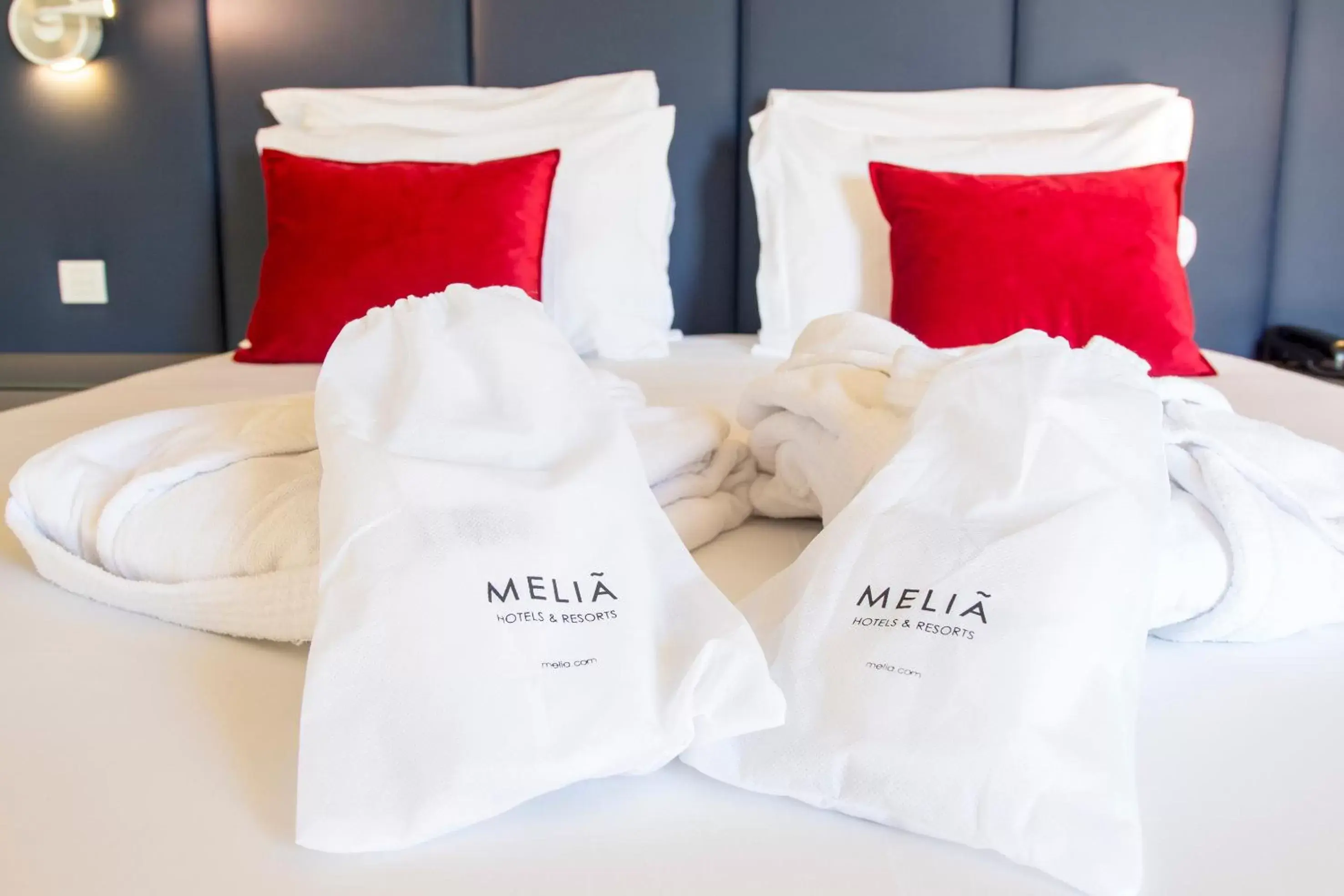 Bed in Melia Setubal