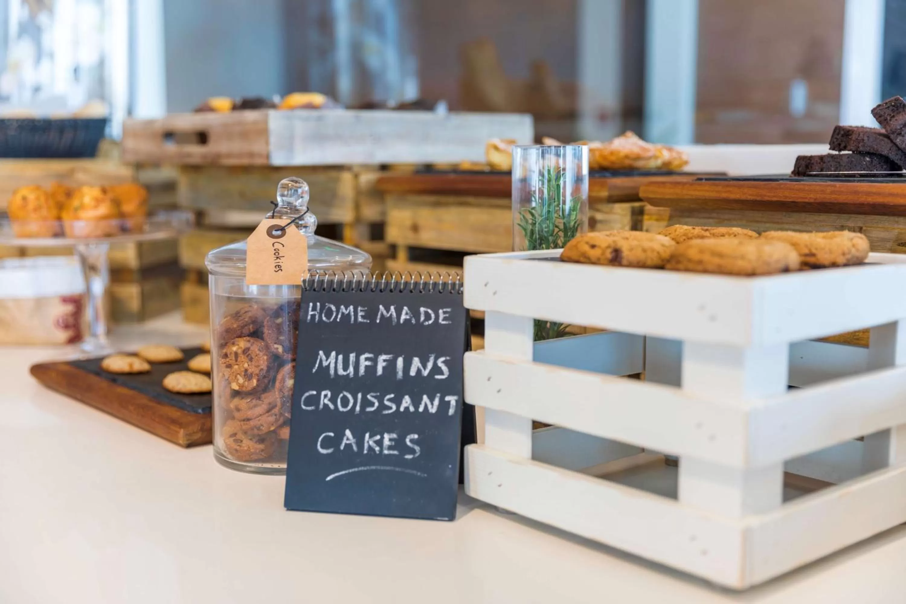 Restaurant/places to eat in Radisson Blu Hotel, Larnaca