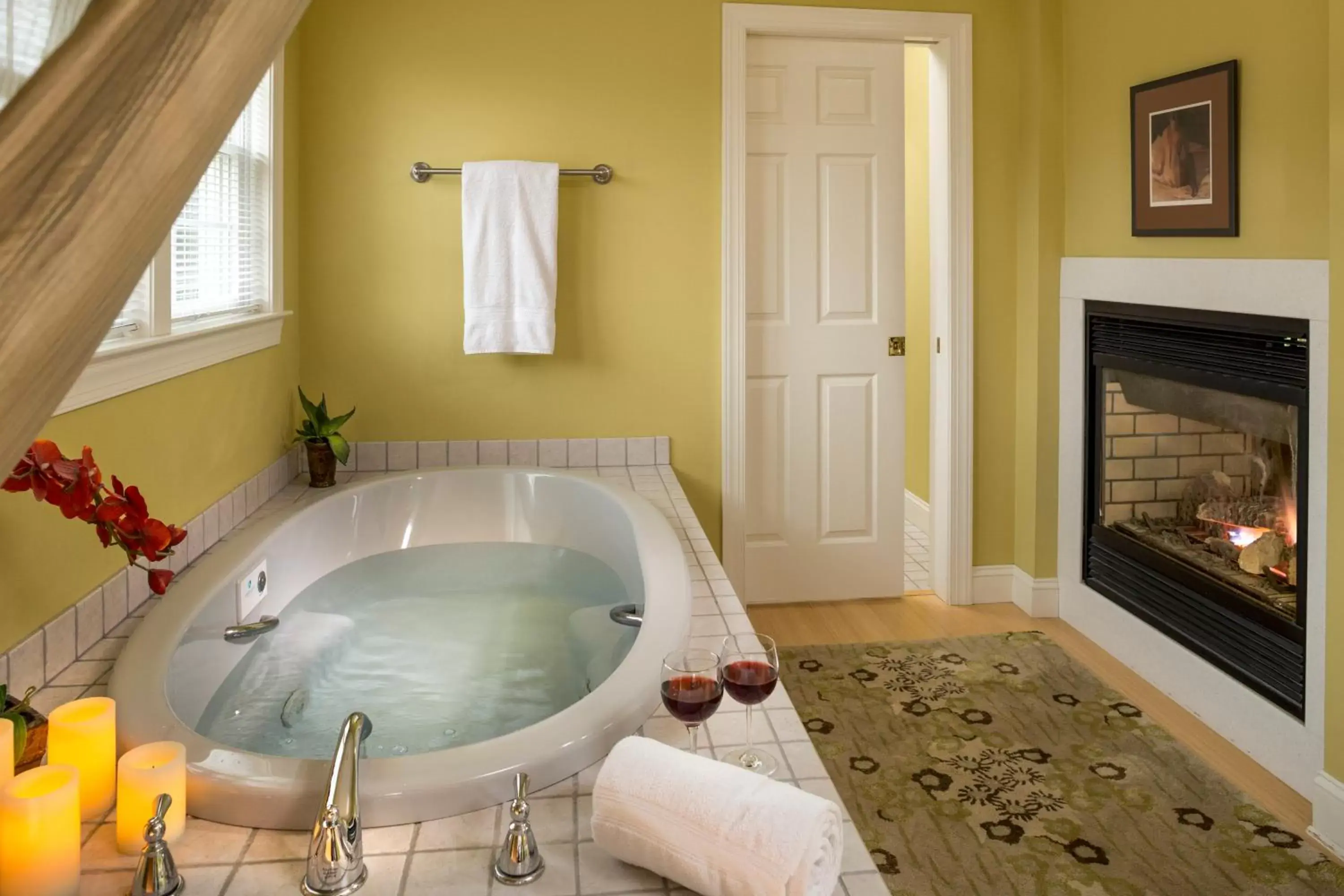 Bathroom in Inn at Huntingfield Creek