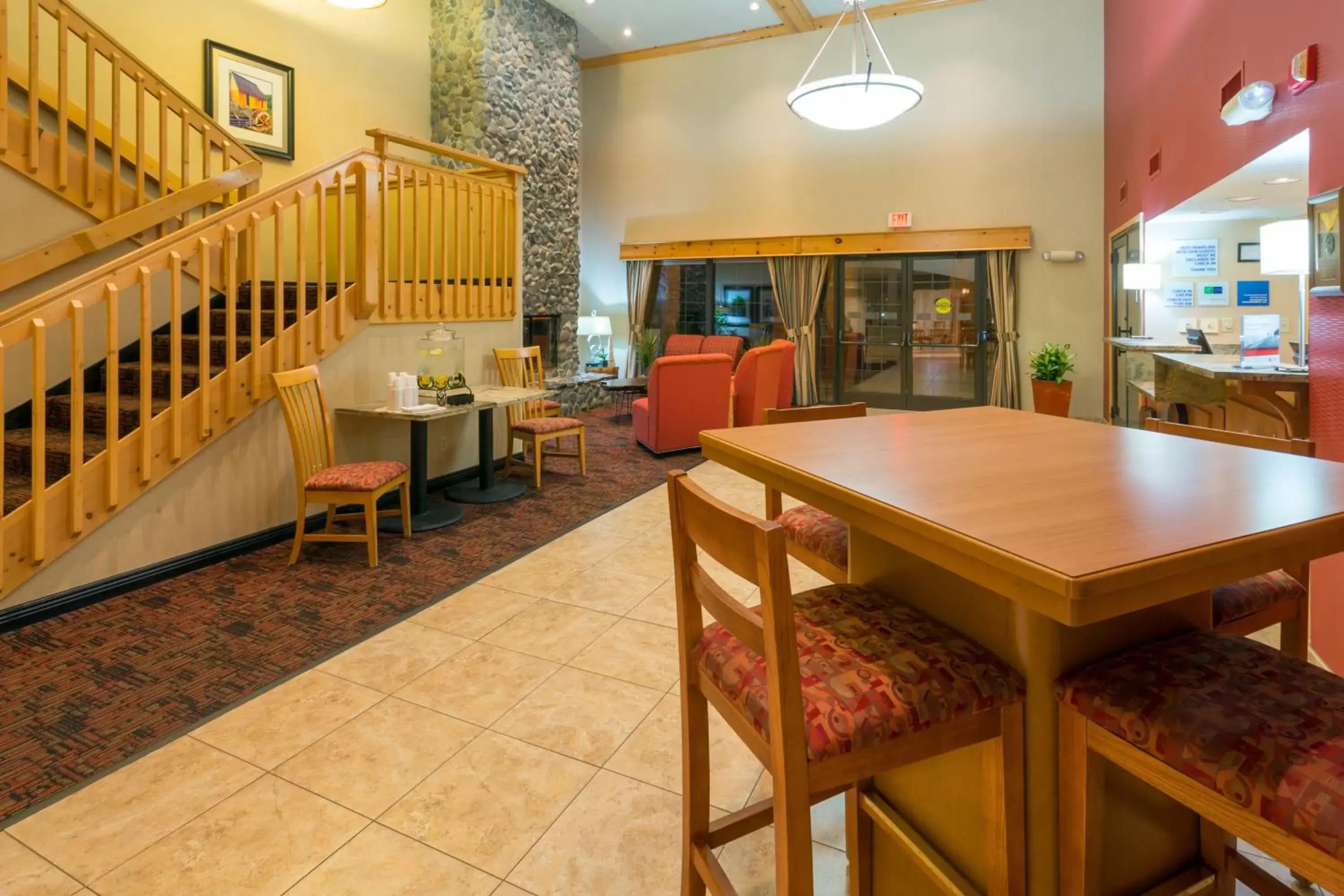 Lobby or reception in Holiday Inn Express Grants Pass by IHG Lobby or reception in Holiday Inn Express Grants Pass by IHG