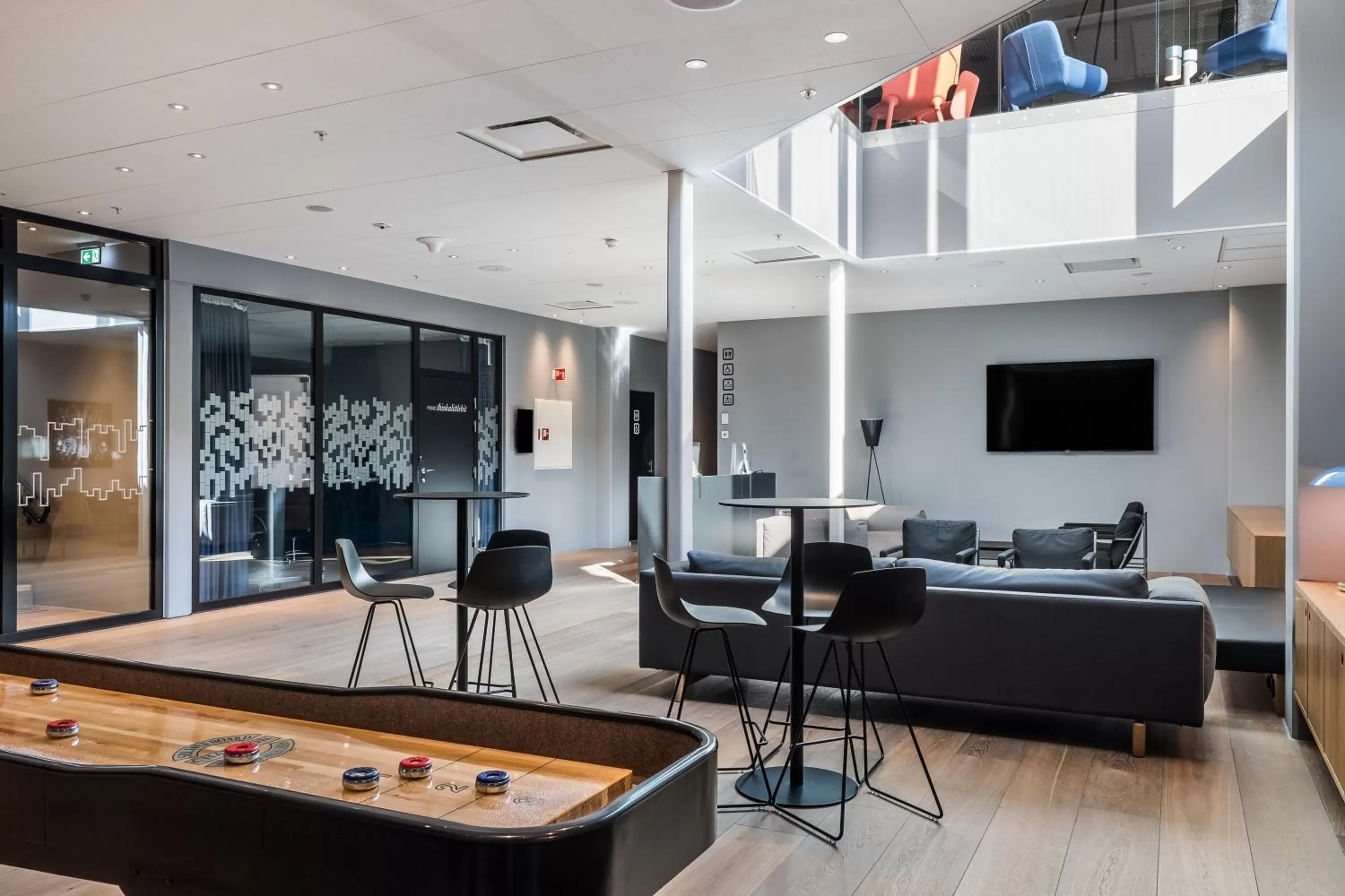 Game Room in Quality Hotel Pond