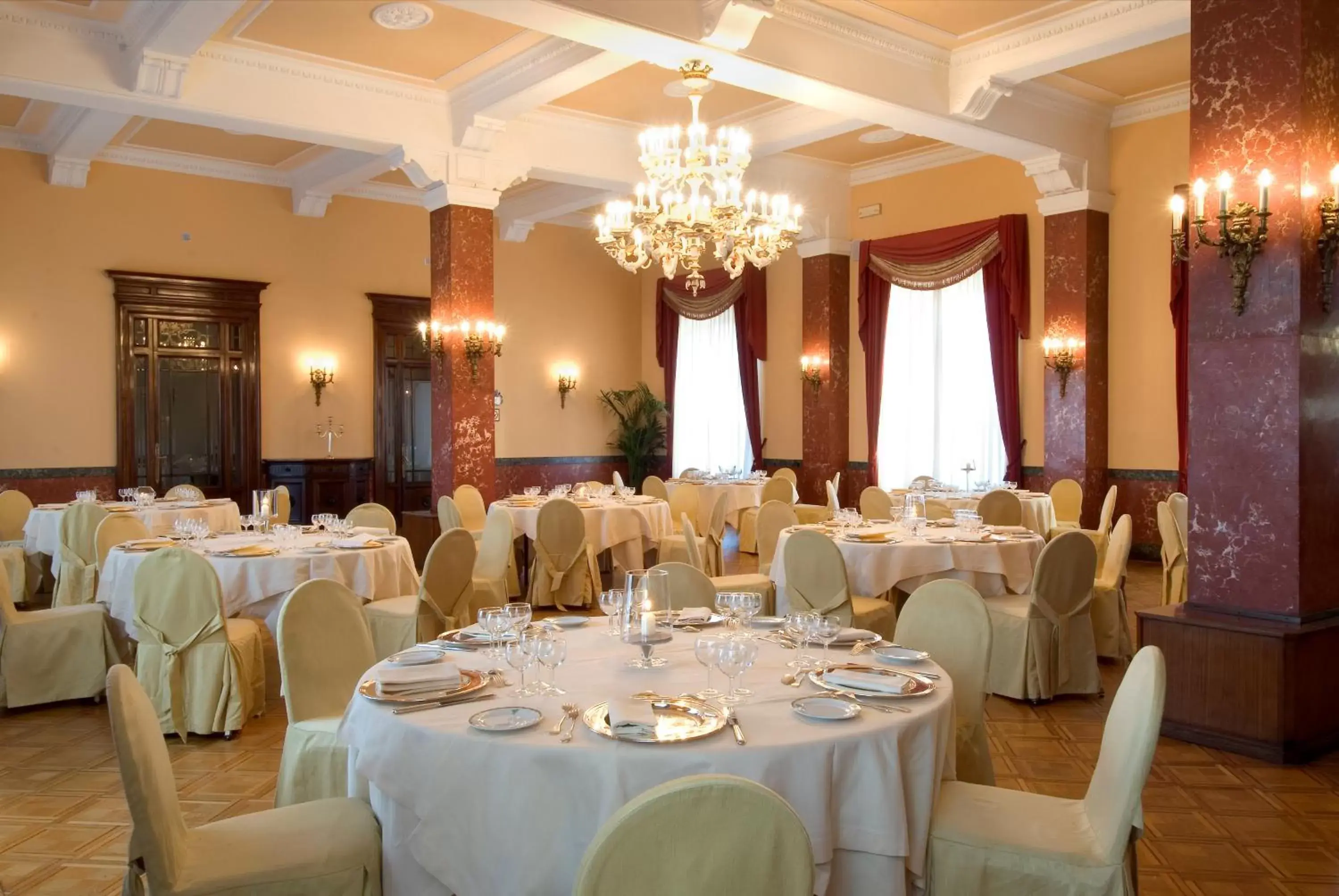Restaurant/places to eat, Banquet Facilities in Brufani Palace Hotel - Small Luxury Hotels of the World