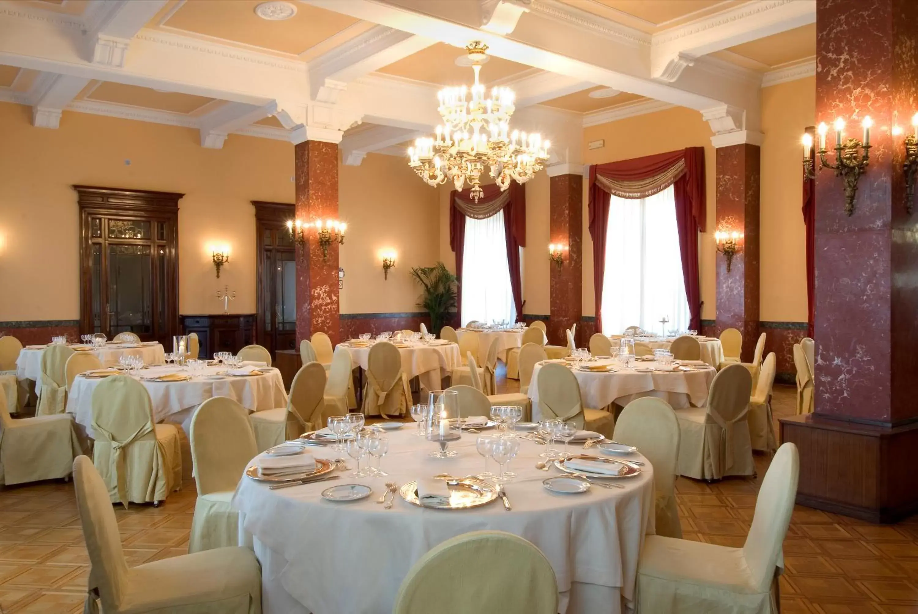 Restaurant/places to eat, Banquet Facilities in Brufani Palace Hotel - Small Luxury Hotels of the World Restaurant/places to eat, Banquet Facilities in Brufani Palace Hotel - Small Luxury Hotels of the World