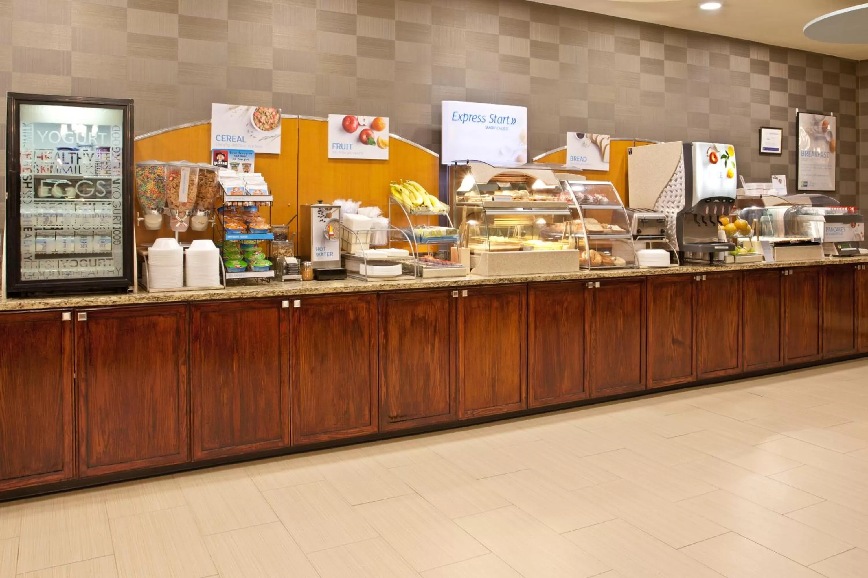 Restaurant/places to eat in Holiday Inn Express Hotel & Suites Pittsburgh Airport by IHG
