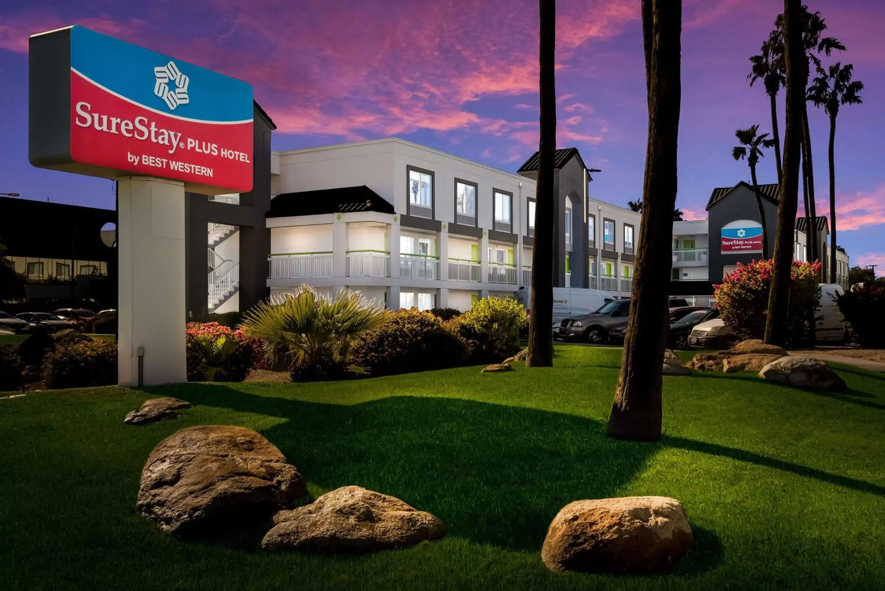 Property Building in SureStay Plus Hotel by Best Western Scottsdale North