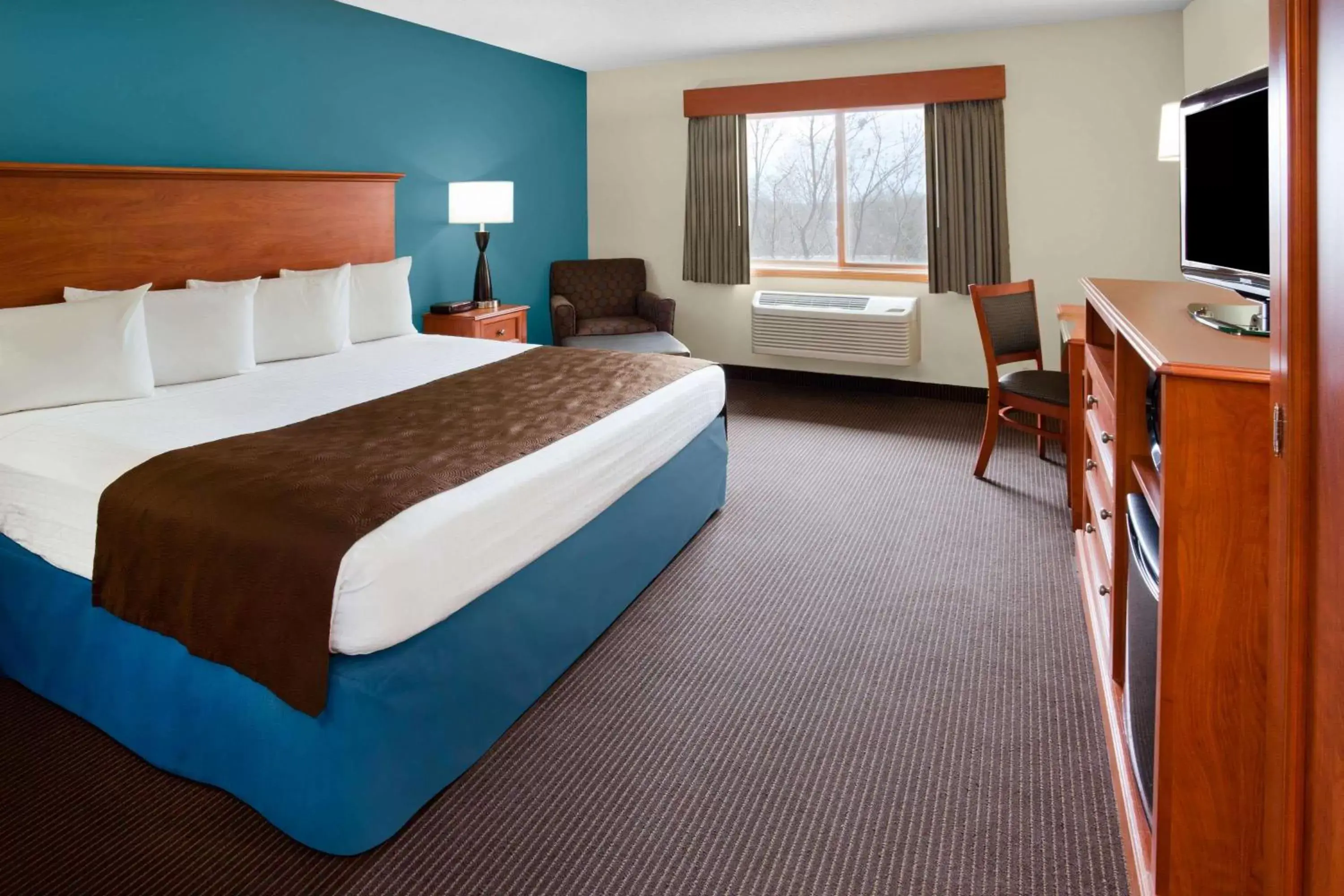 Photo of the whole room, Bed in AmericInn by Wyndham Chanhassen