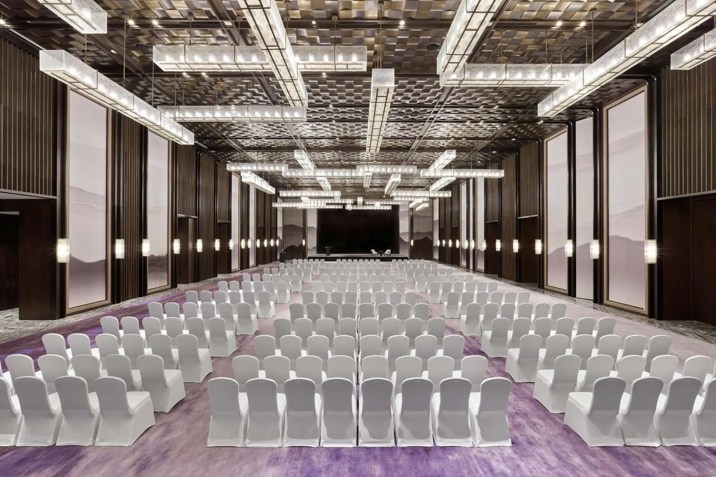 Meeting/conference room in Hilton Suzhou Yinshan Lake