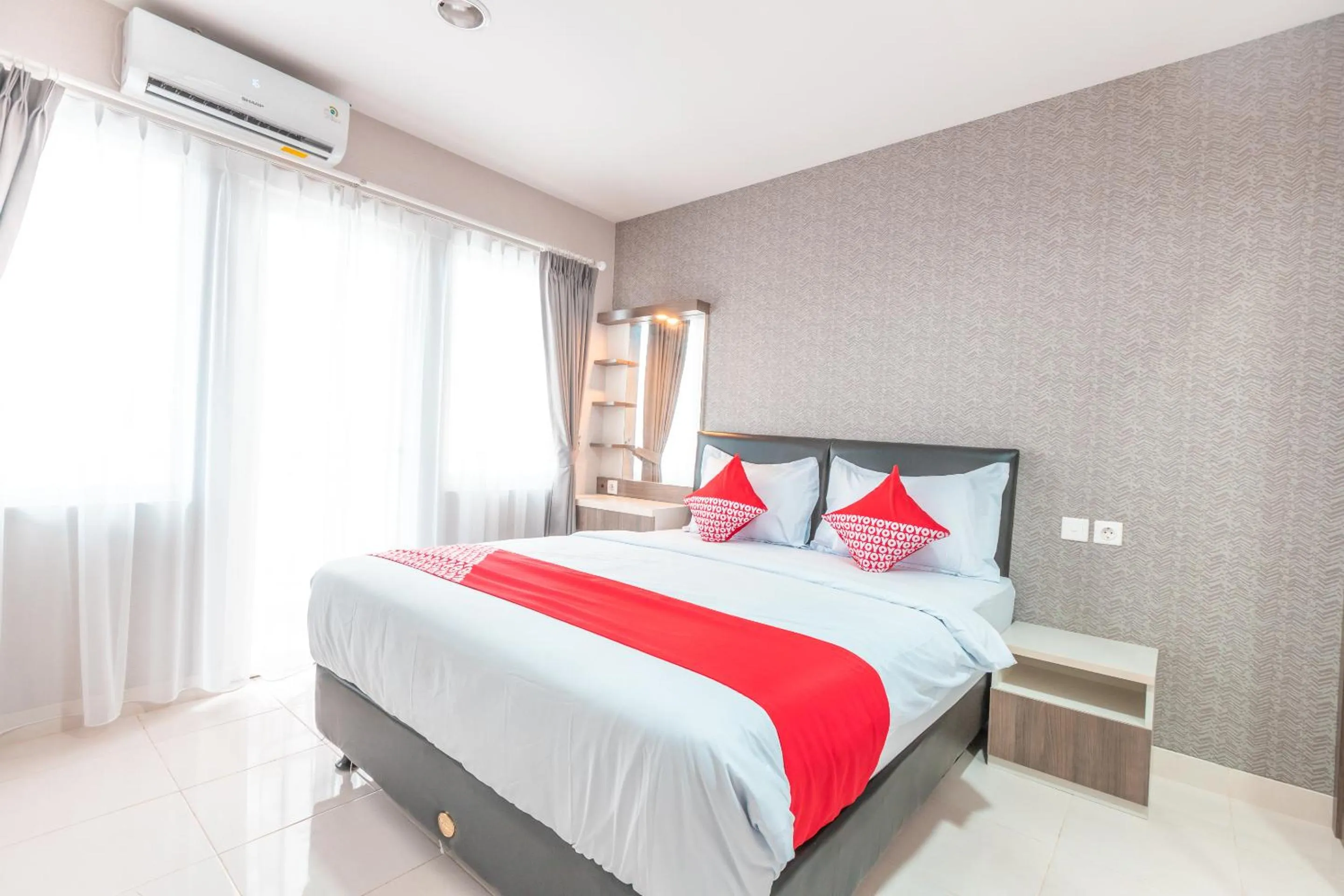 Standard Double Room in OYO 1948 Apartement Sentul Tower