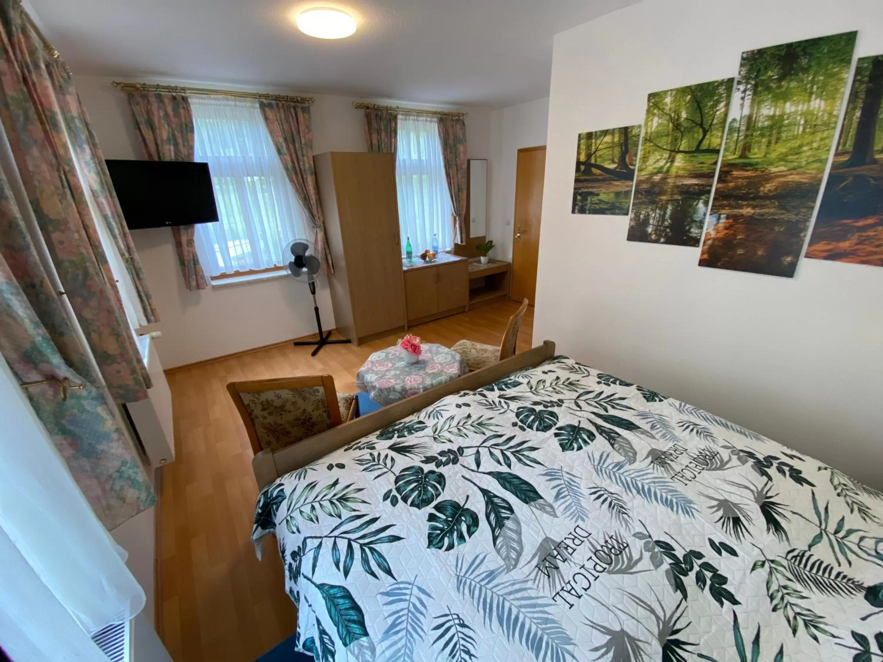 Bed in Hotel Bielatal