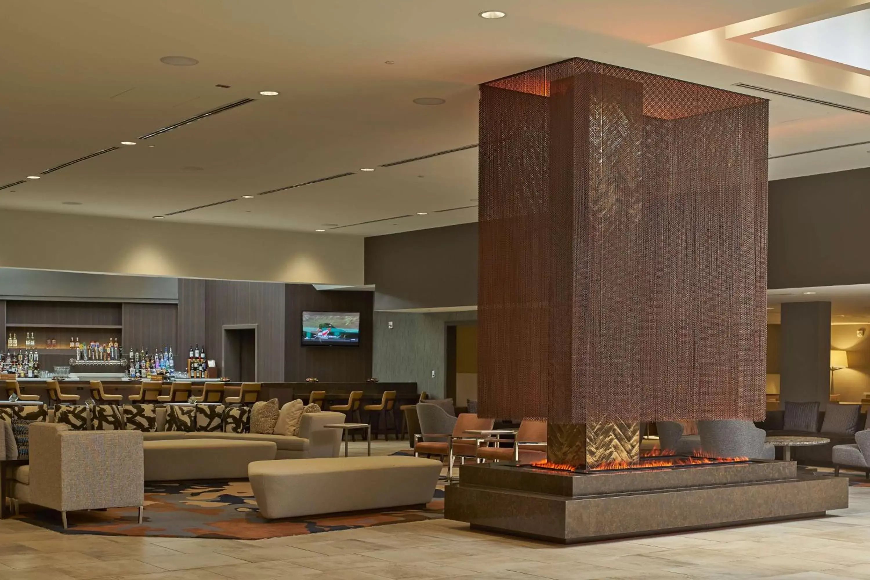 Lobby or reception, Restaurant/Places to Eat in Hilton Raleigh North Hills