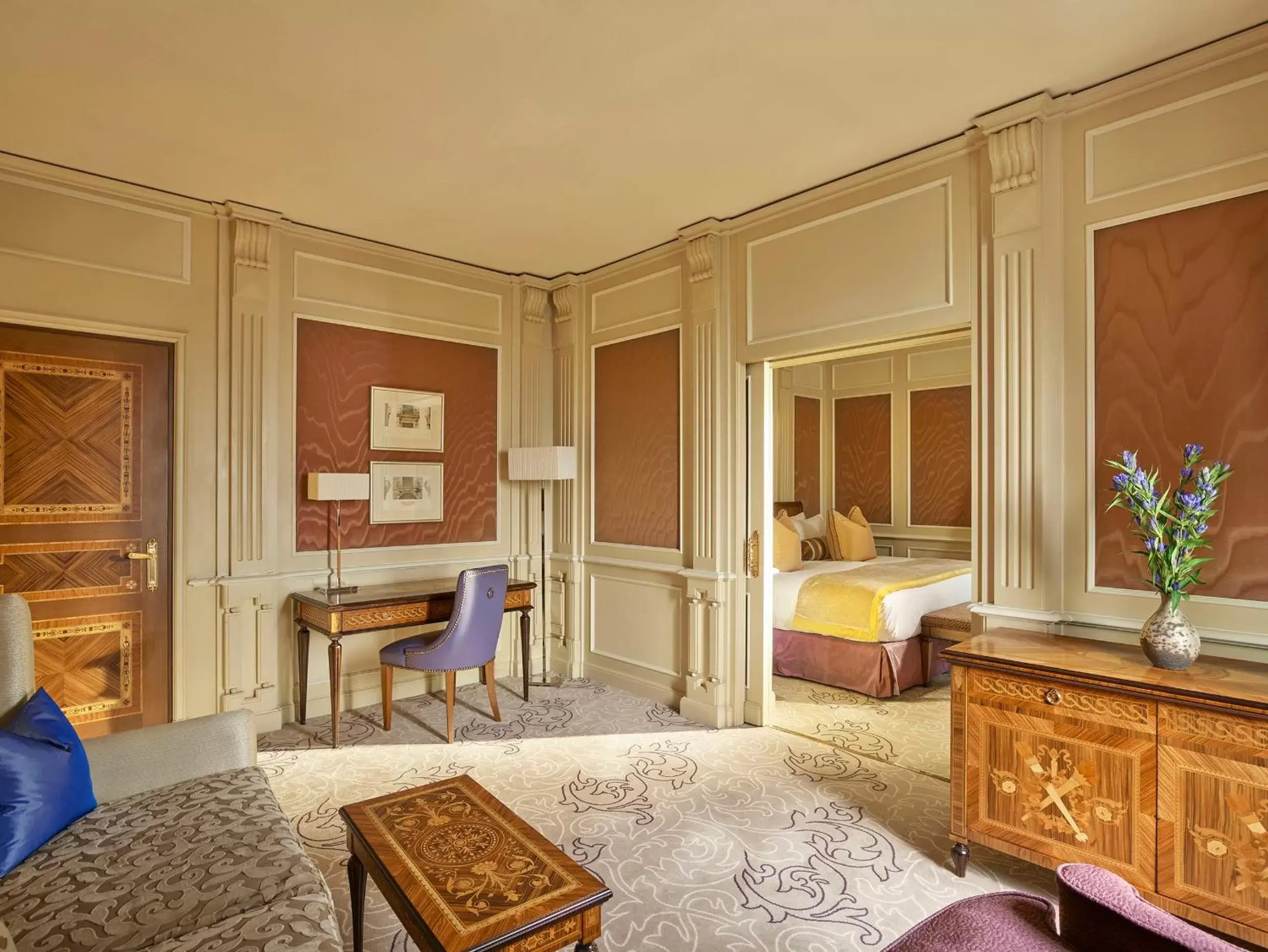 Living room, Seating Area in Hotel Principe Di Savoia - Dorchester Collection