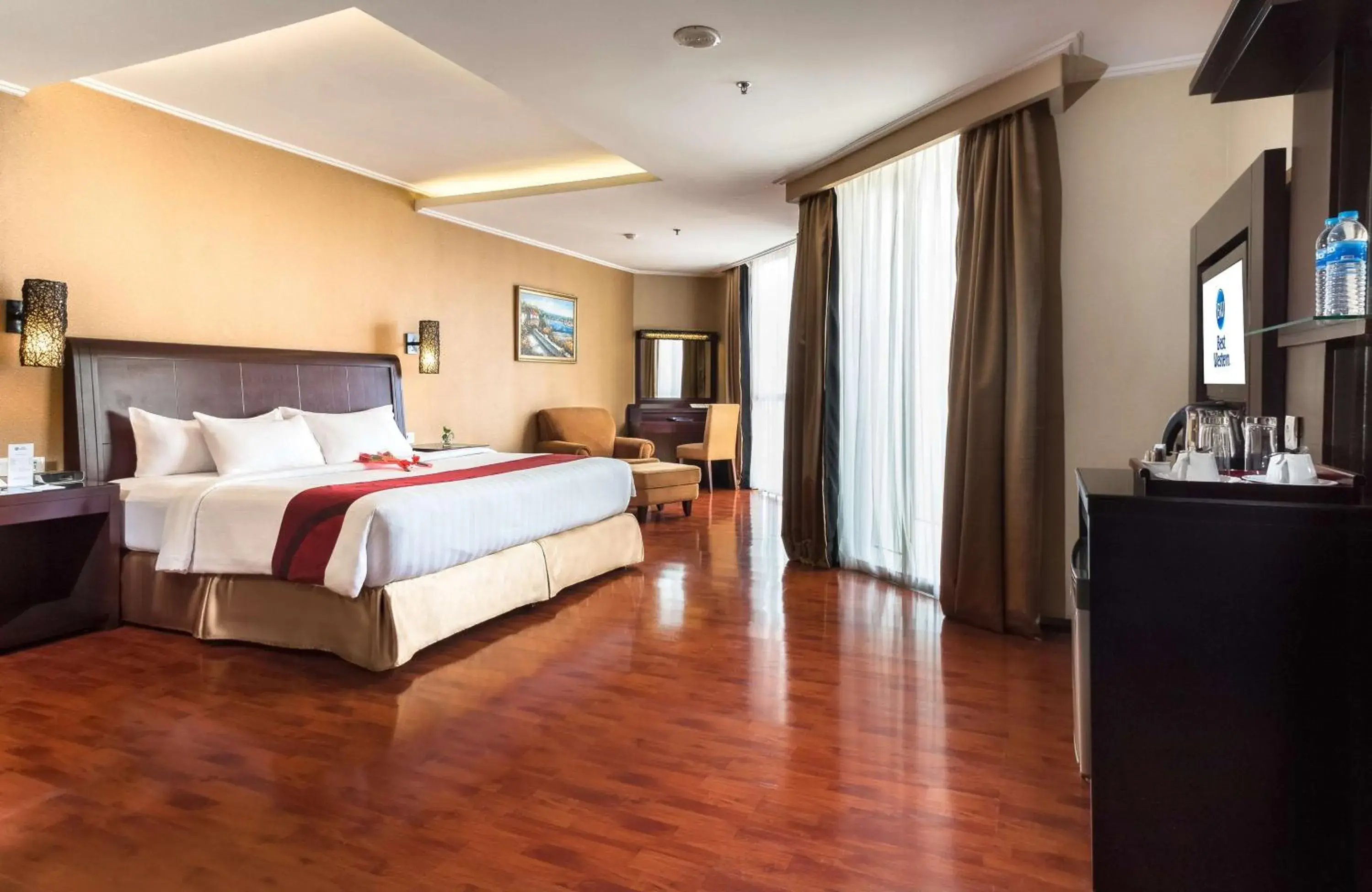 Junior Suite, 1 King Bed, Non Smoking, Bathtub (Living Room) in Best Western Mangga Dua Hotel & Residence Junior Suite, 1 King Bed, Non Smoking, Bathtub (Living Room) in Best Western Mangga Dua Hotel & Residence