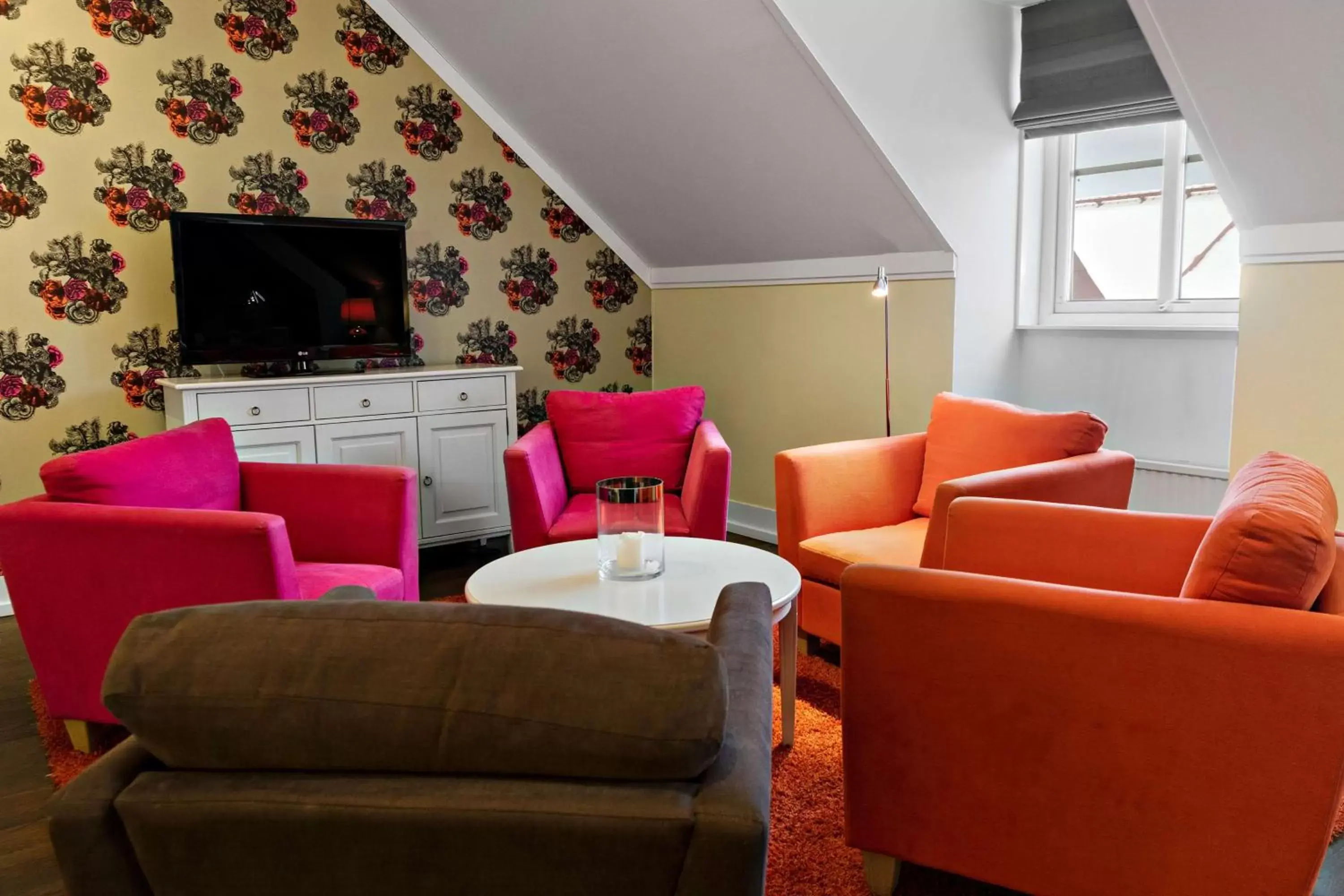 Photo of the whole room in Best Western Plus Edward Hotel Photo of the whole room in Best Western Plus Edward Hotel