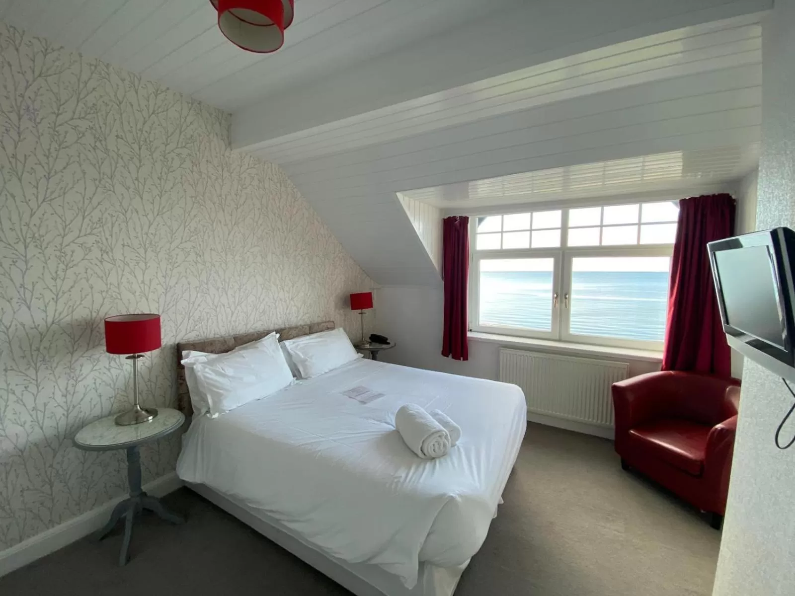 Deluxe Double Room with Shower in The Calder House Hotel